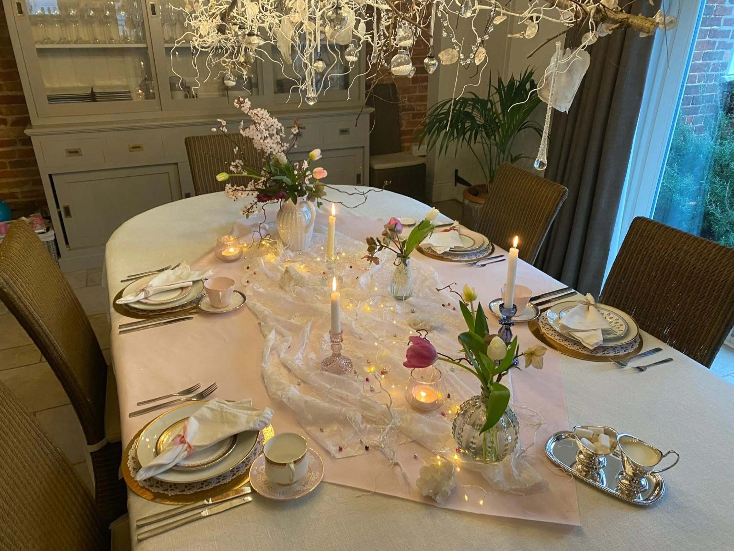 Breakfast in Lut's Place