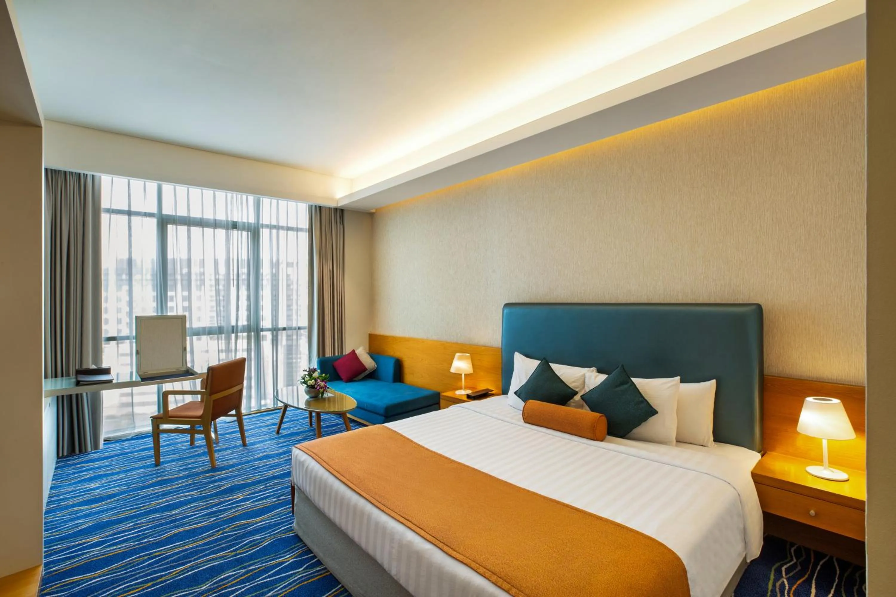 Bedroom, Bed in Royal Continental Hotel