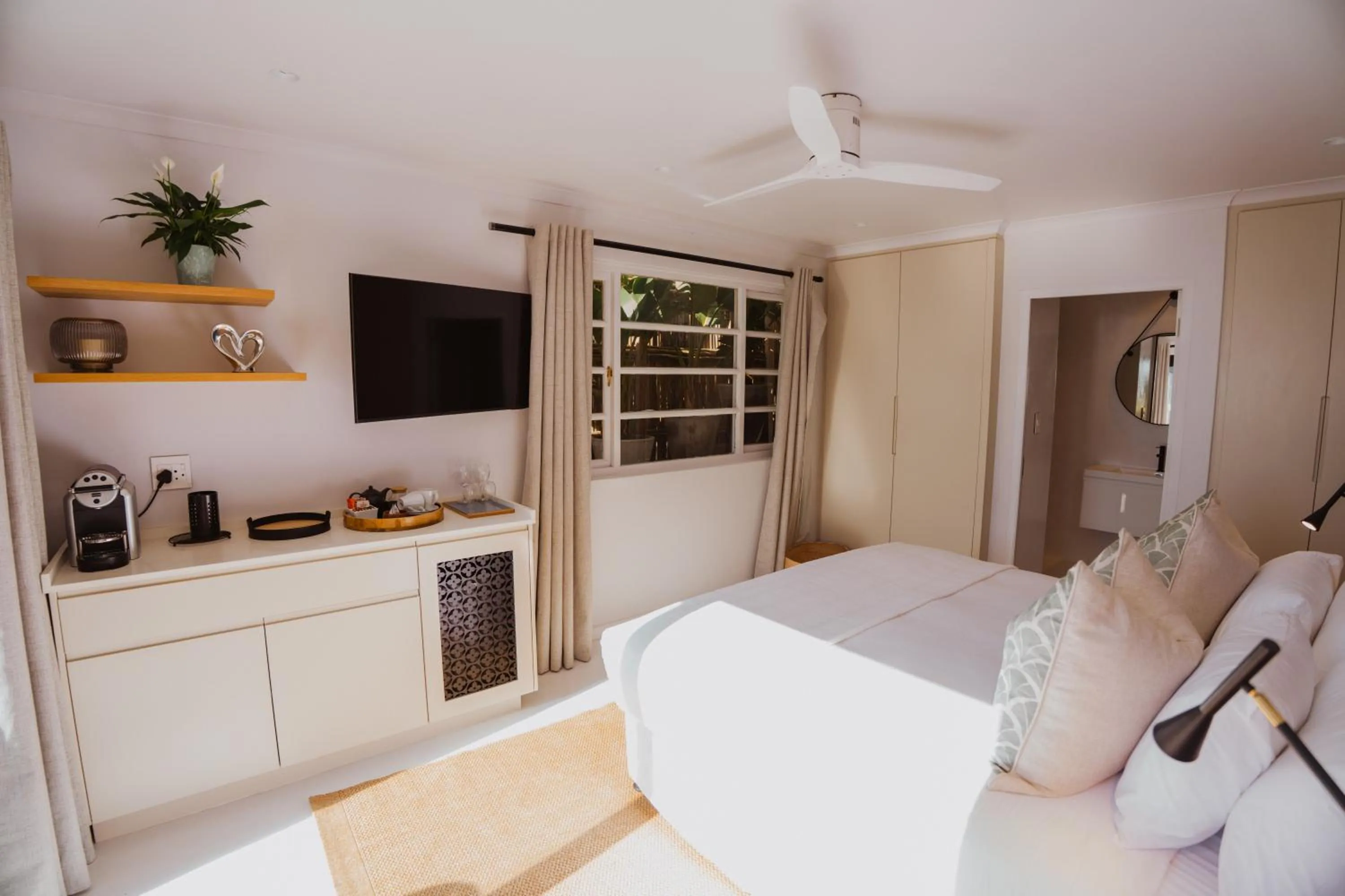 TV and multimedia, Bed in The Bungalow