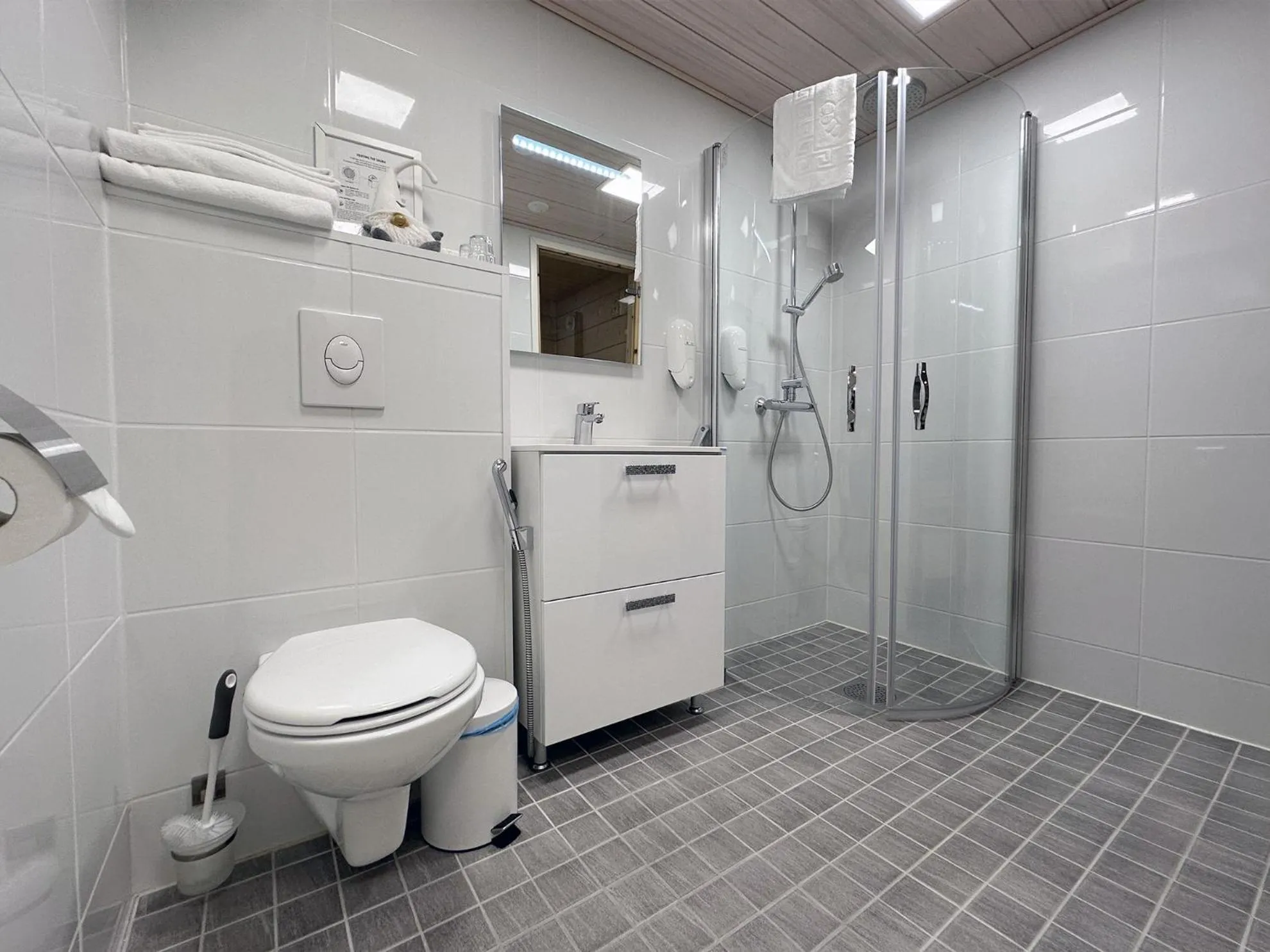 Shower in Seaside Glass Villas