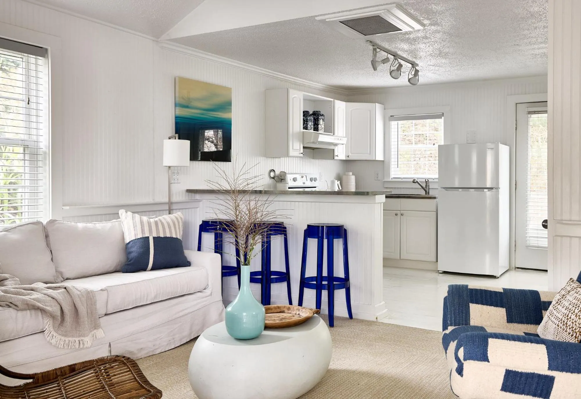 Kitchen or kitchenette in Blue - Inn on the Beach