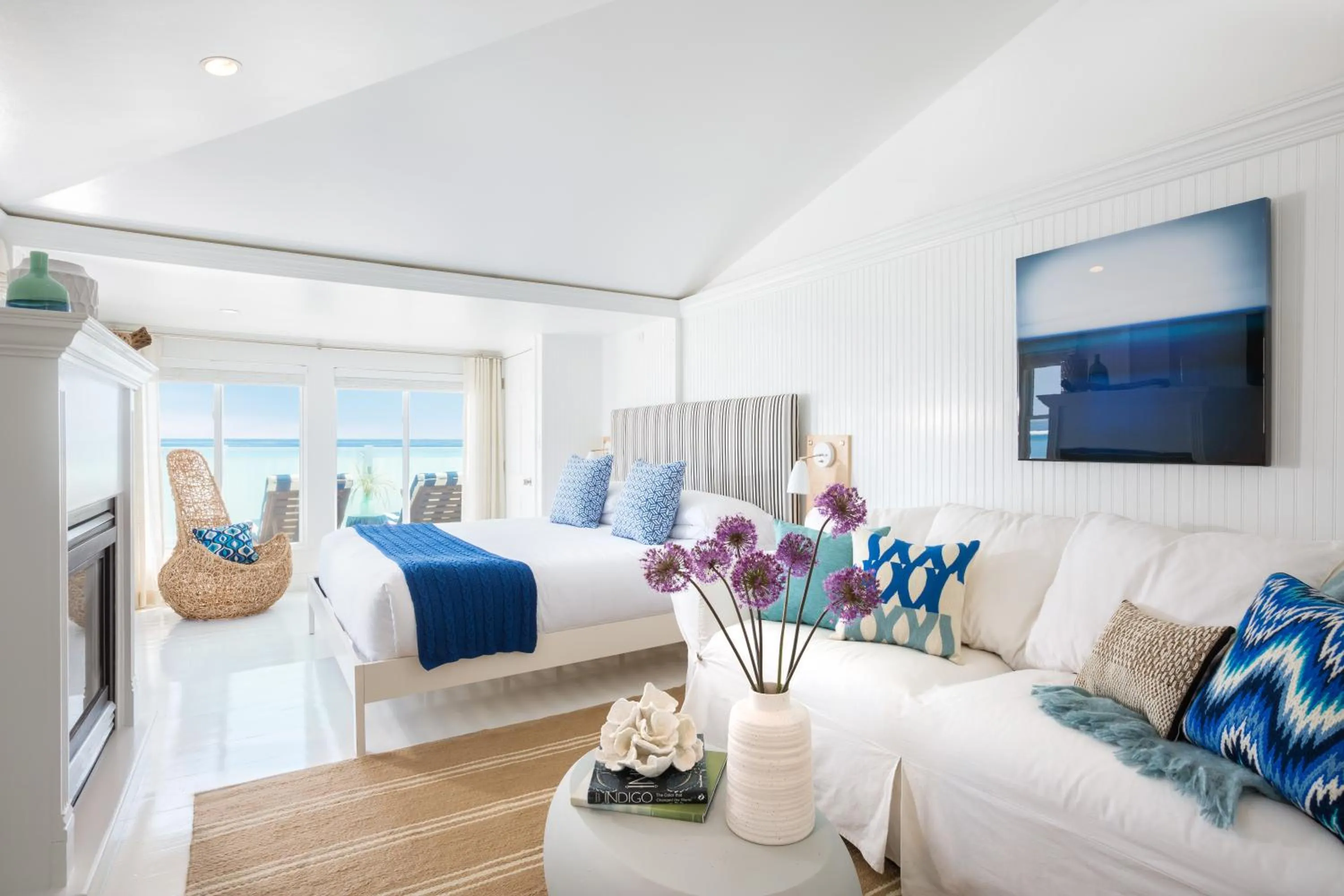 Photo of the whole room, Bed in Blue - Inn on the Beach