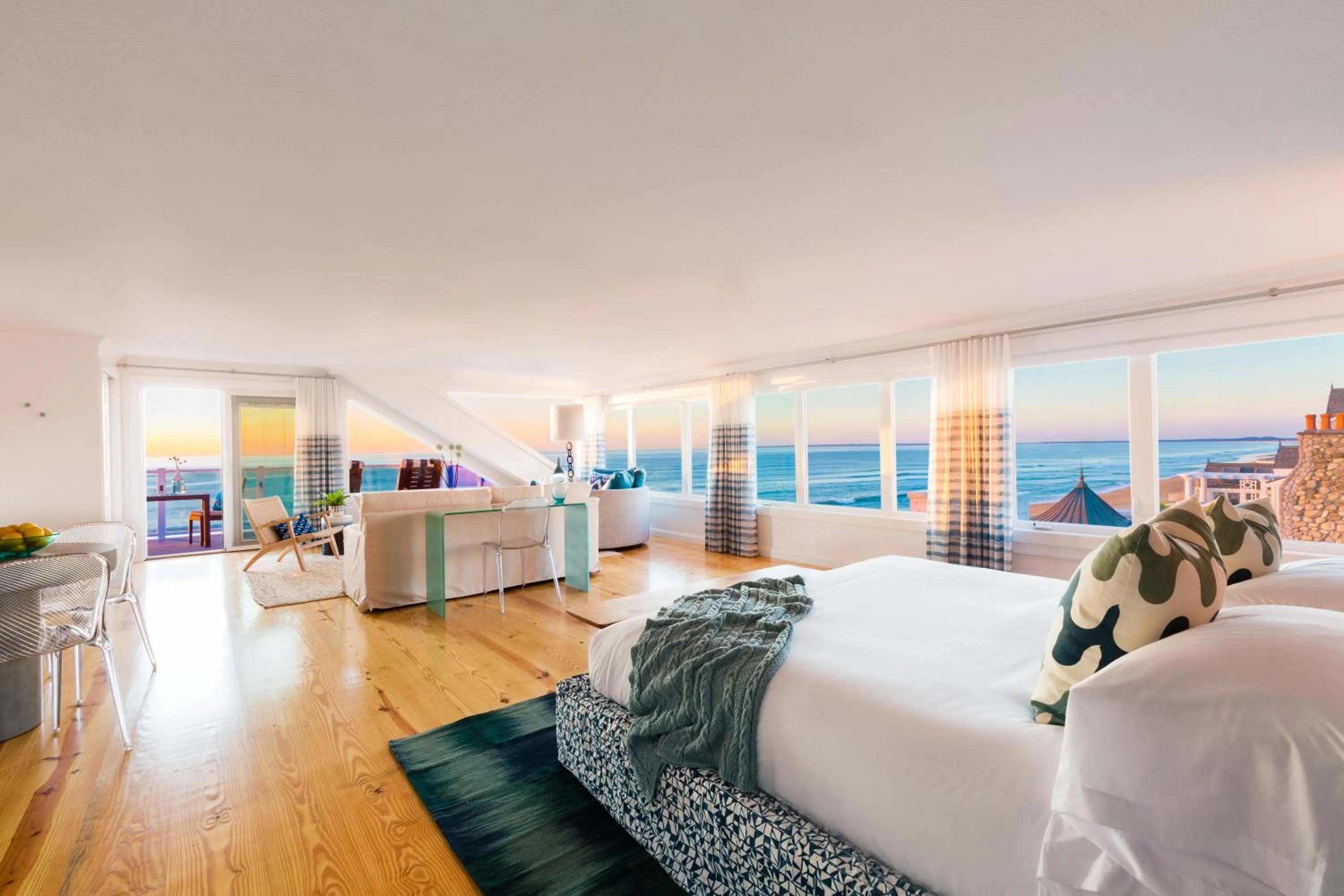 Photo of the whole room, Bed in Blue - Inn on the Beach