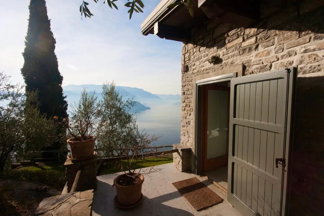 Balcony/Terrace in Agriturismo Castello di Vezio