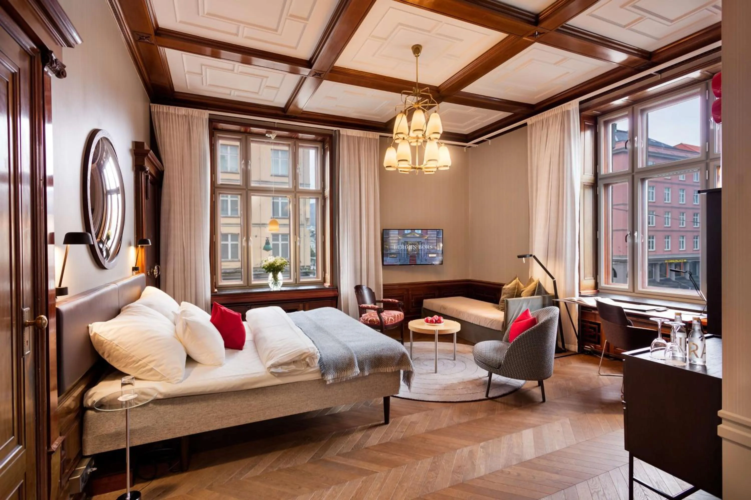 Photo of the whole room, Bed in Bergen Børs Hotel