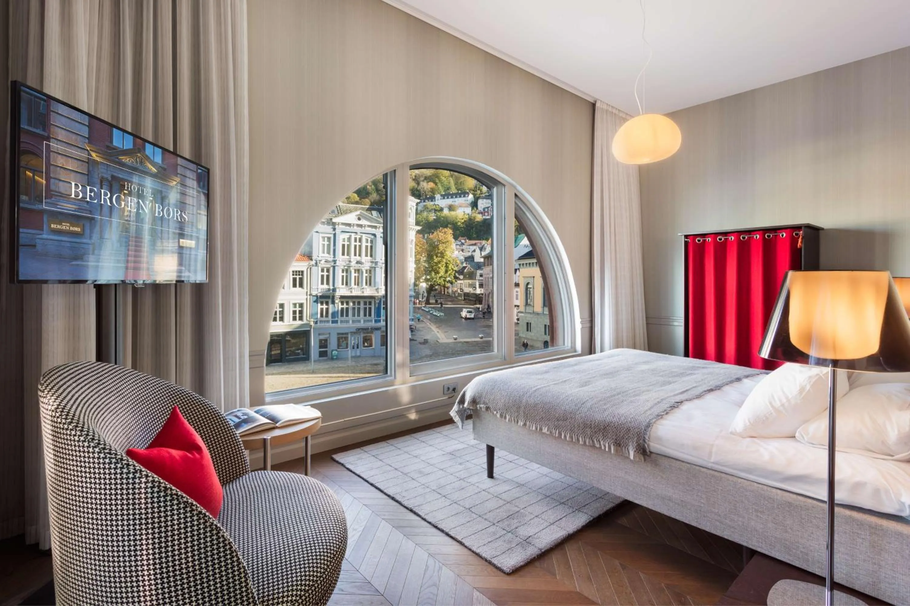 Photo of the whole room, Bed in Bergen Børs Hotel