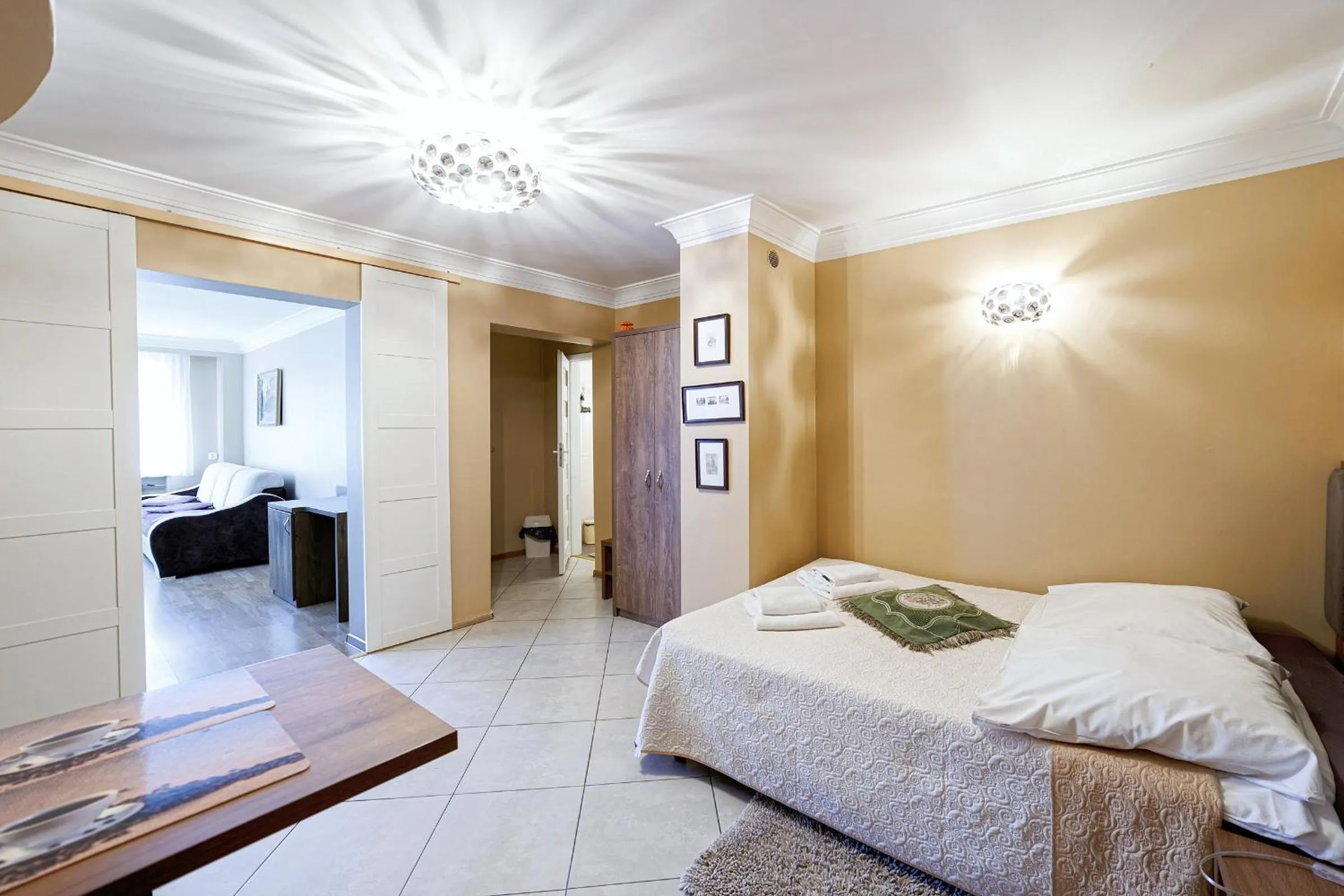 Photo of the whole room, Bed in Stratos