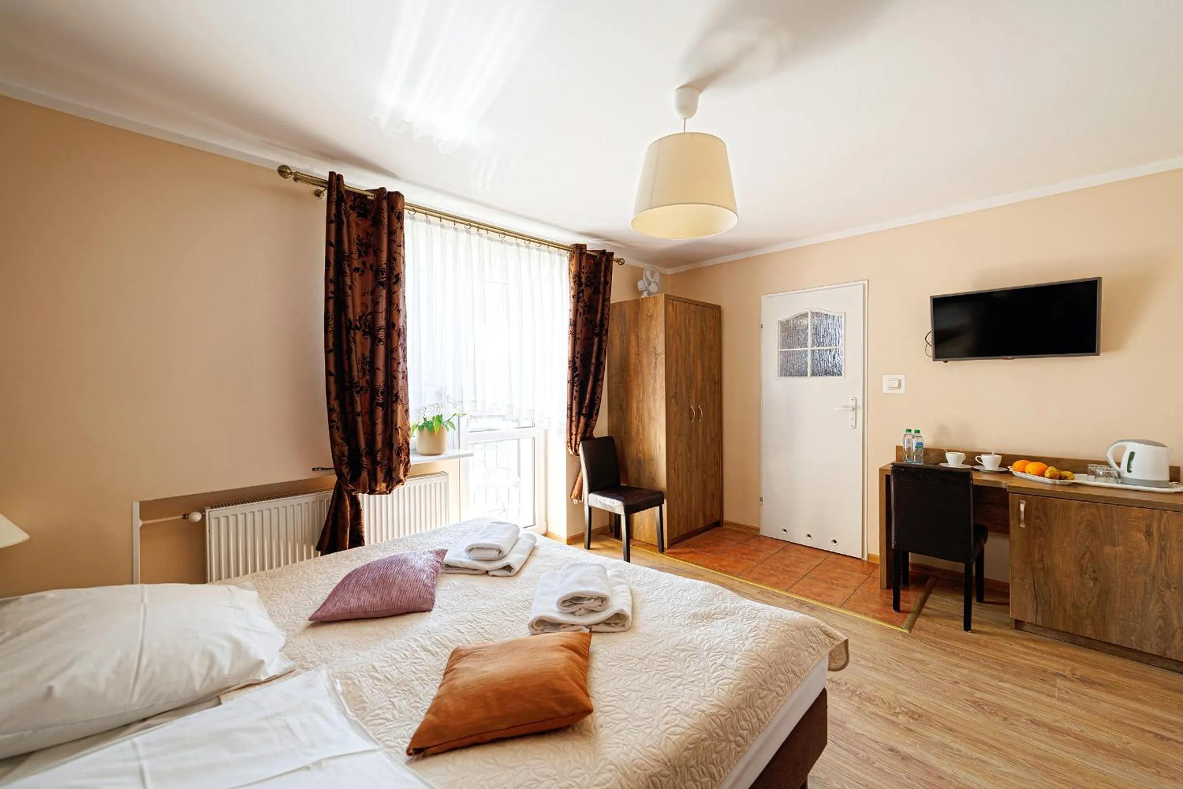 Photo of the whole room, Bed in Stratos