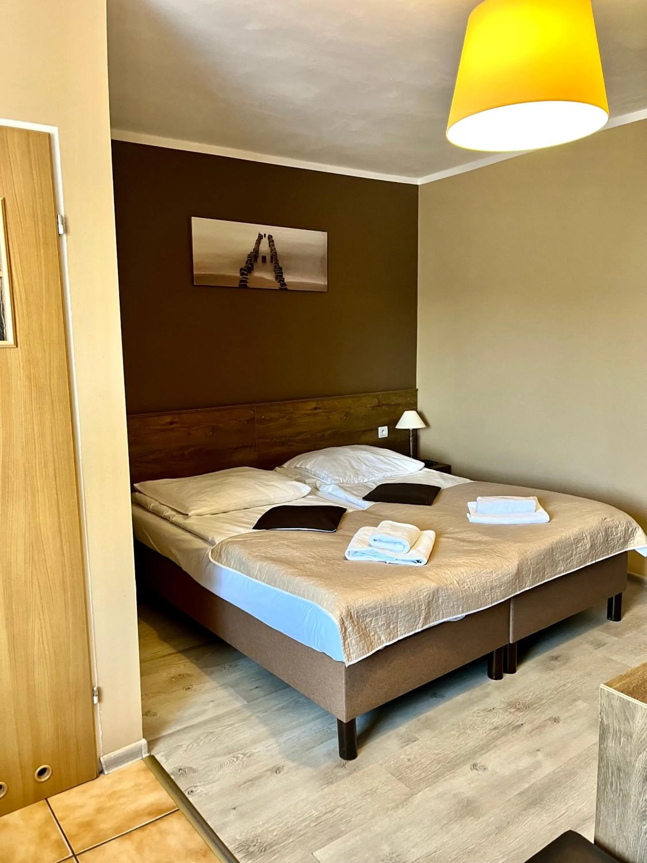 Photo of the whole room, Bed in Stratos