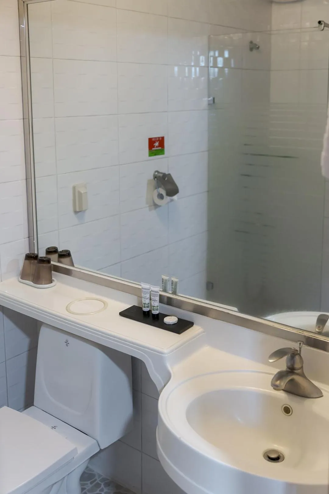 Shower in Ocean Grand Hotel