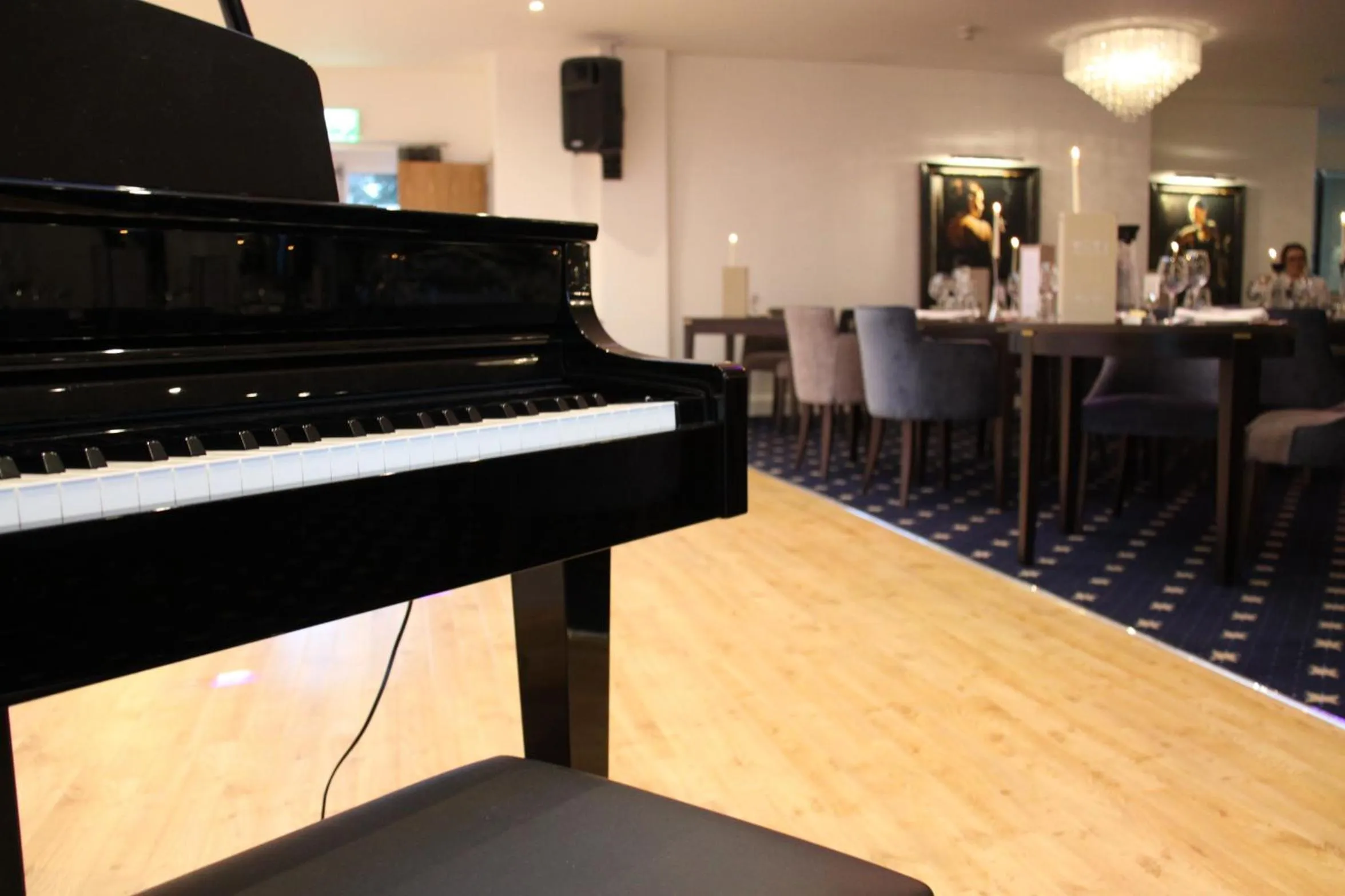 Evening entertainment in Belgrave Sands Hotel & Spa