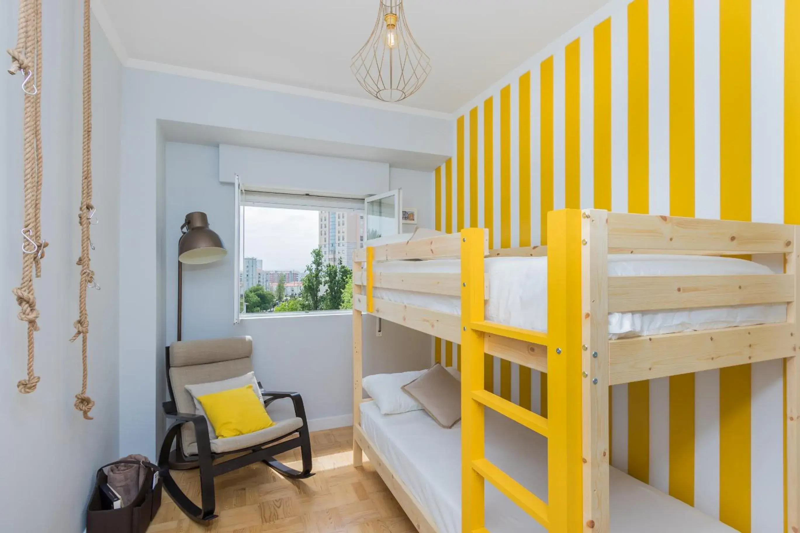 Twin Room with Sea View in Lisbon Airport Hostel Twin Room with Sea View in Lisbon Airport Hostel