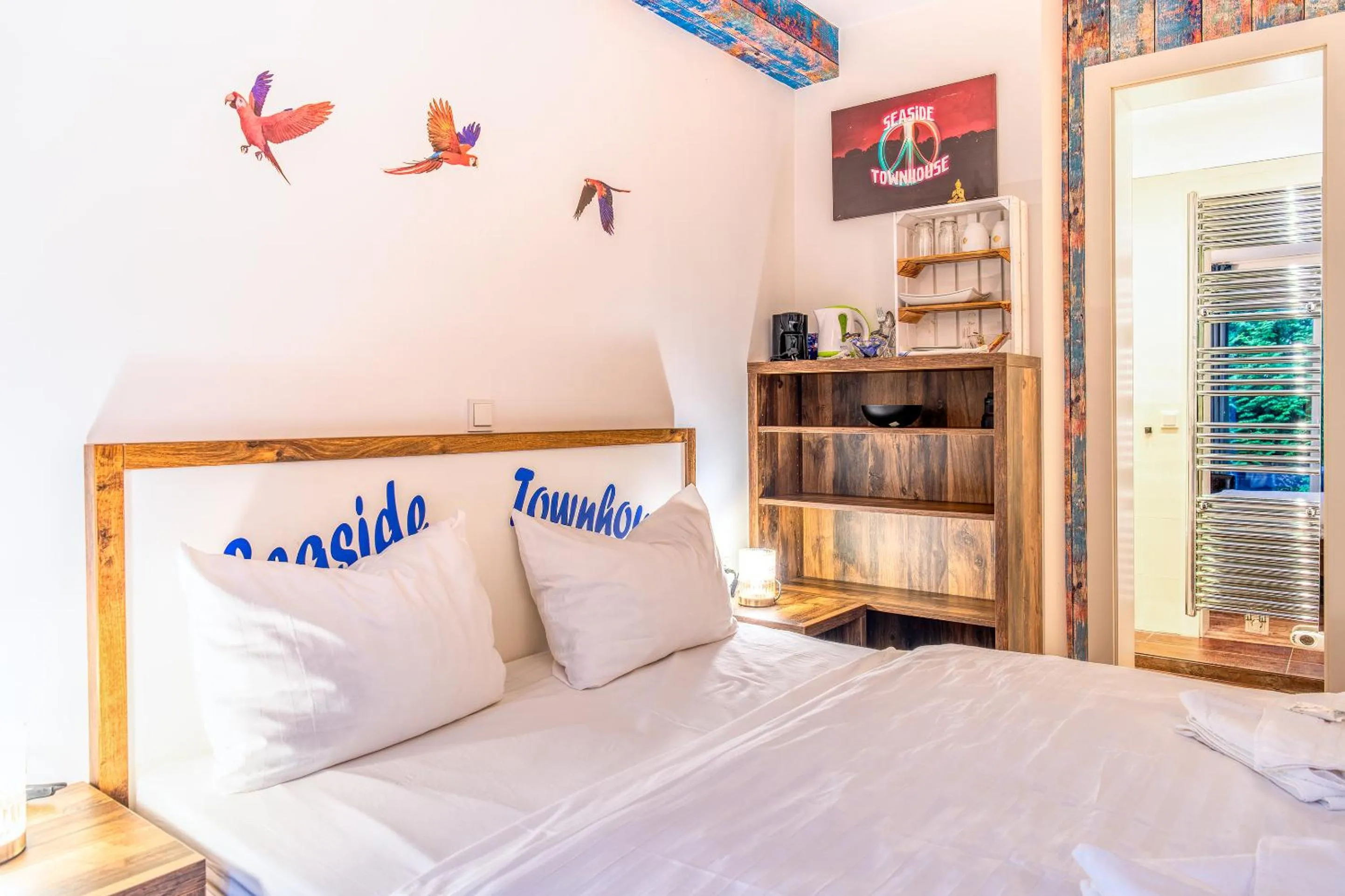 Photo of the whole room, Bed in Seaside-Townhouse