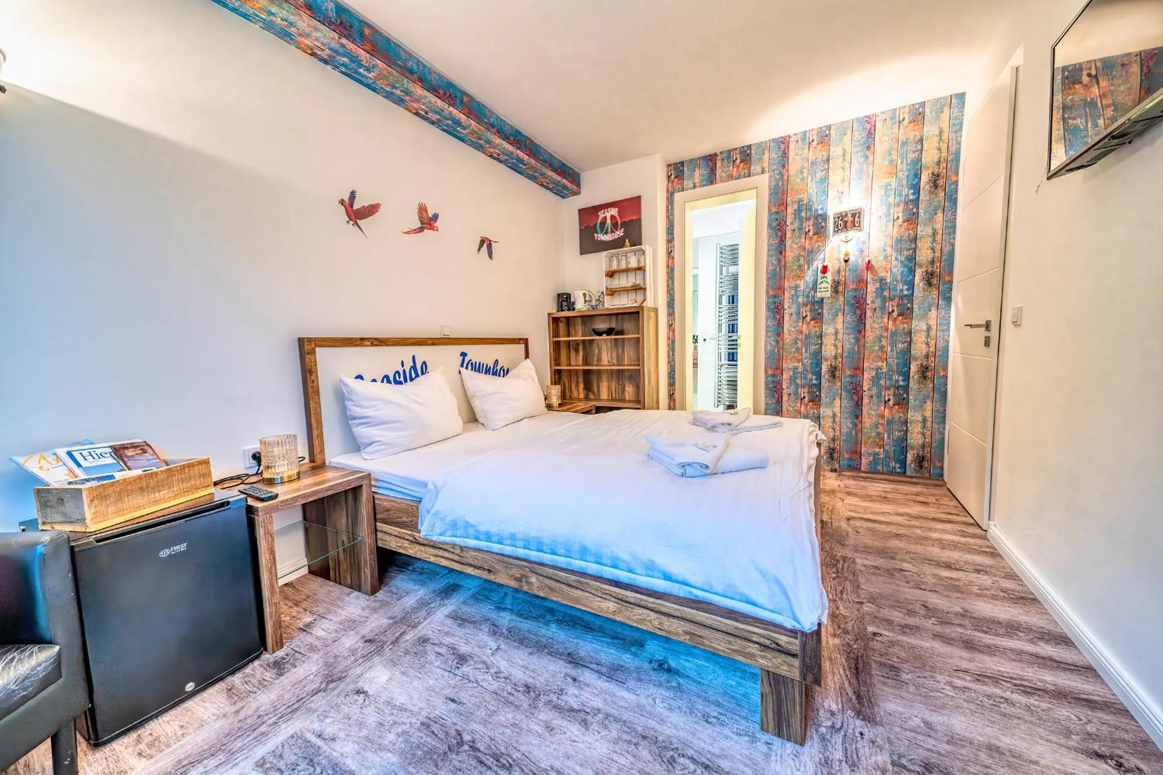 Photo of the whole room, Bed in Seaside-Townhouse