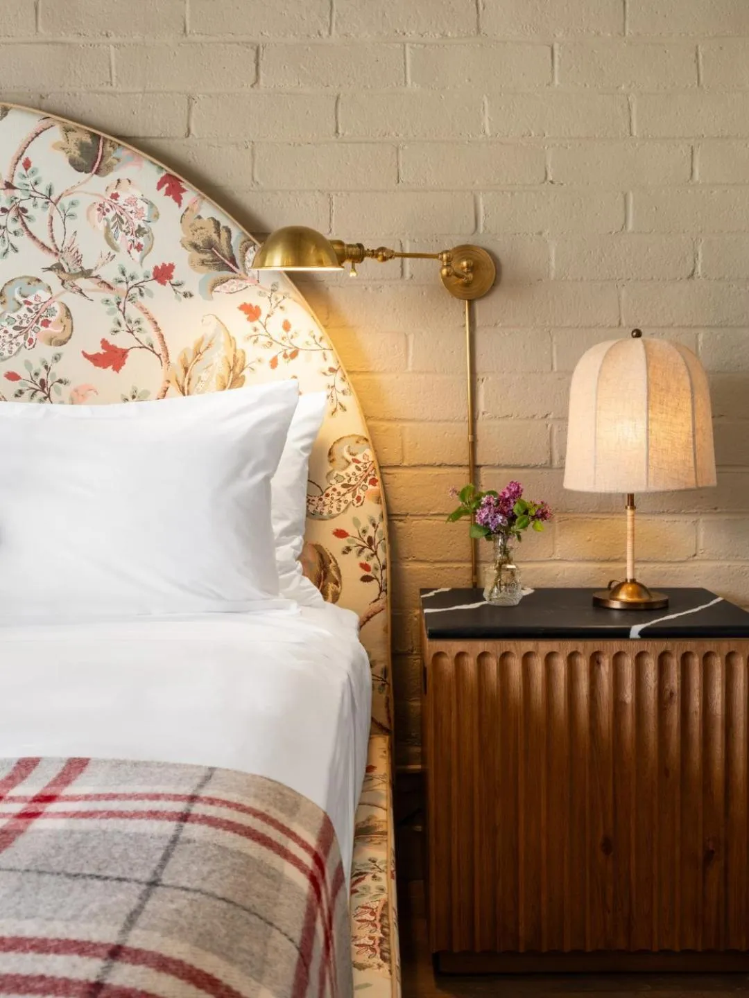 Bed in Le Petit Pali Brentwood