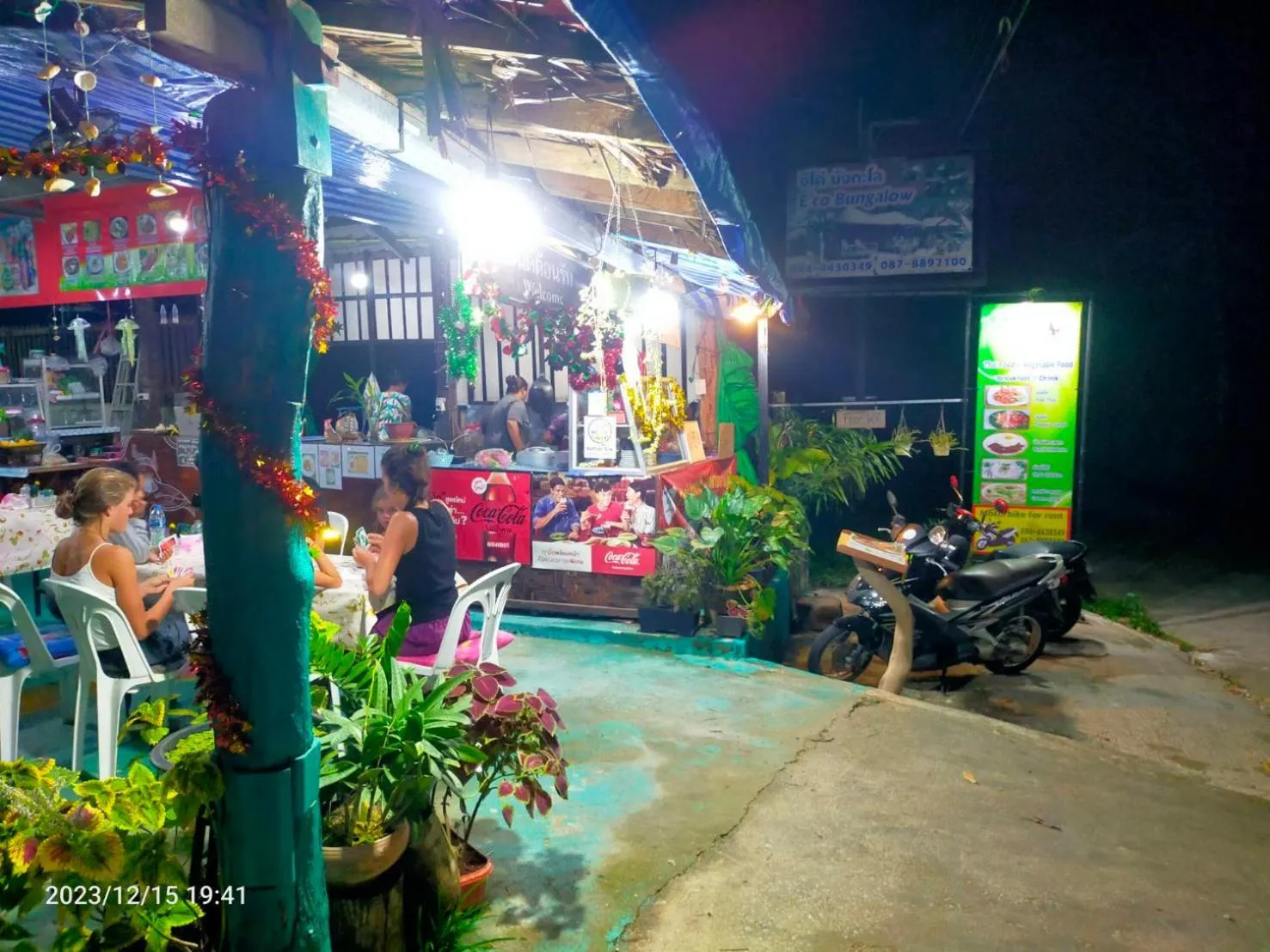 Restaurant/places to eat in Eco Bungalow