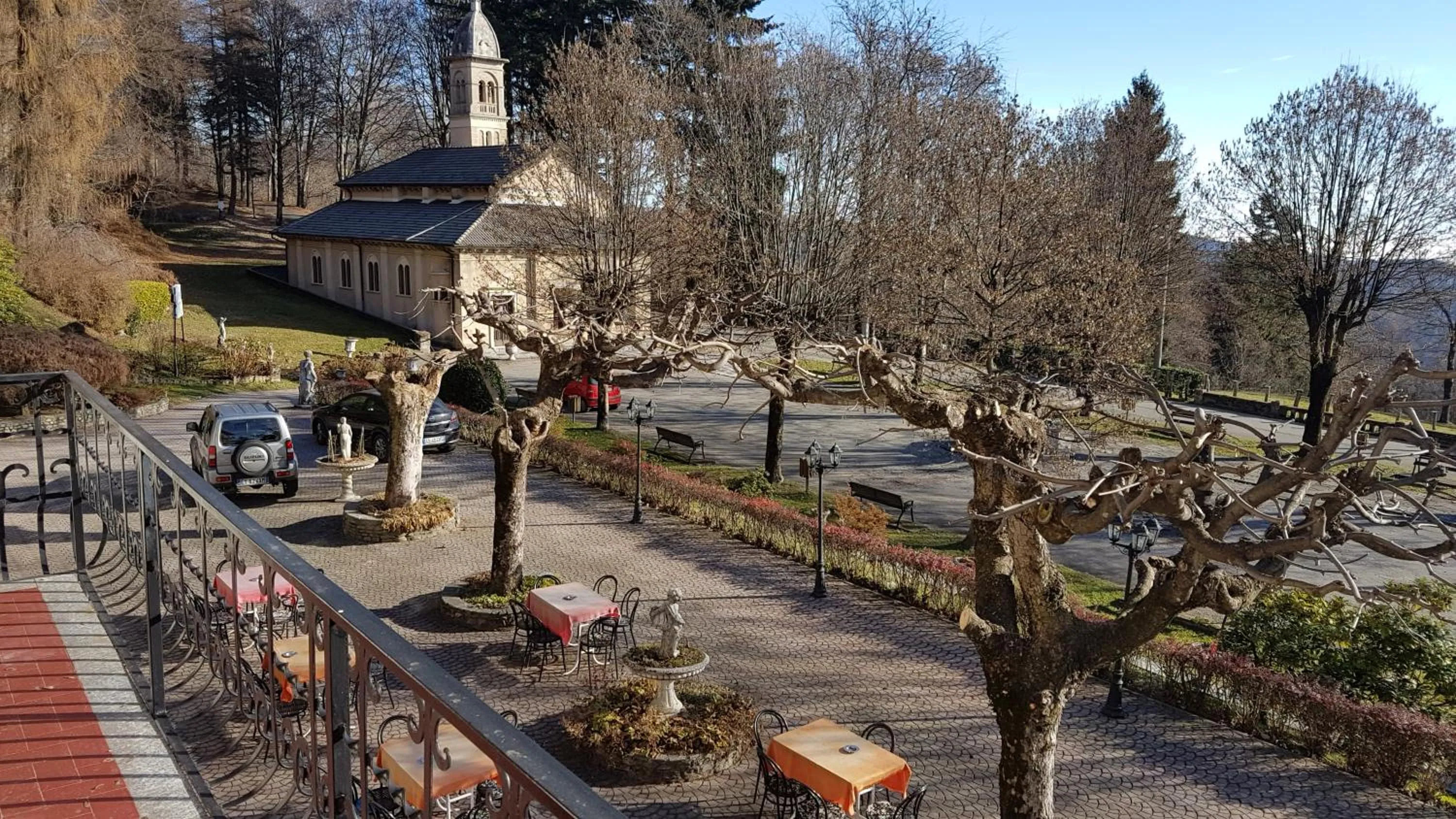 Garden in Hotel Madonna di Luciago
