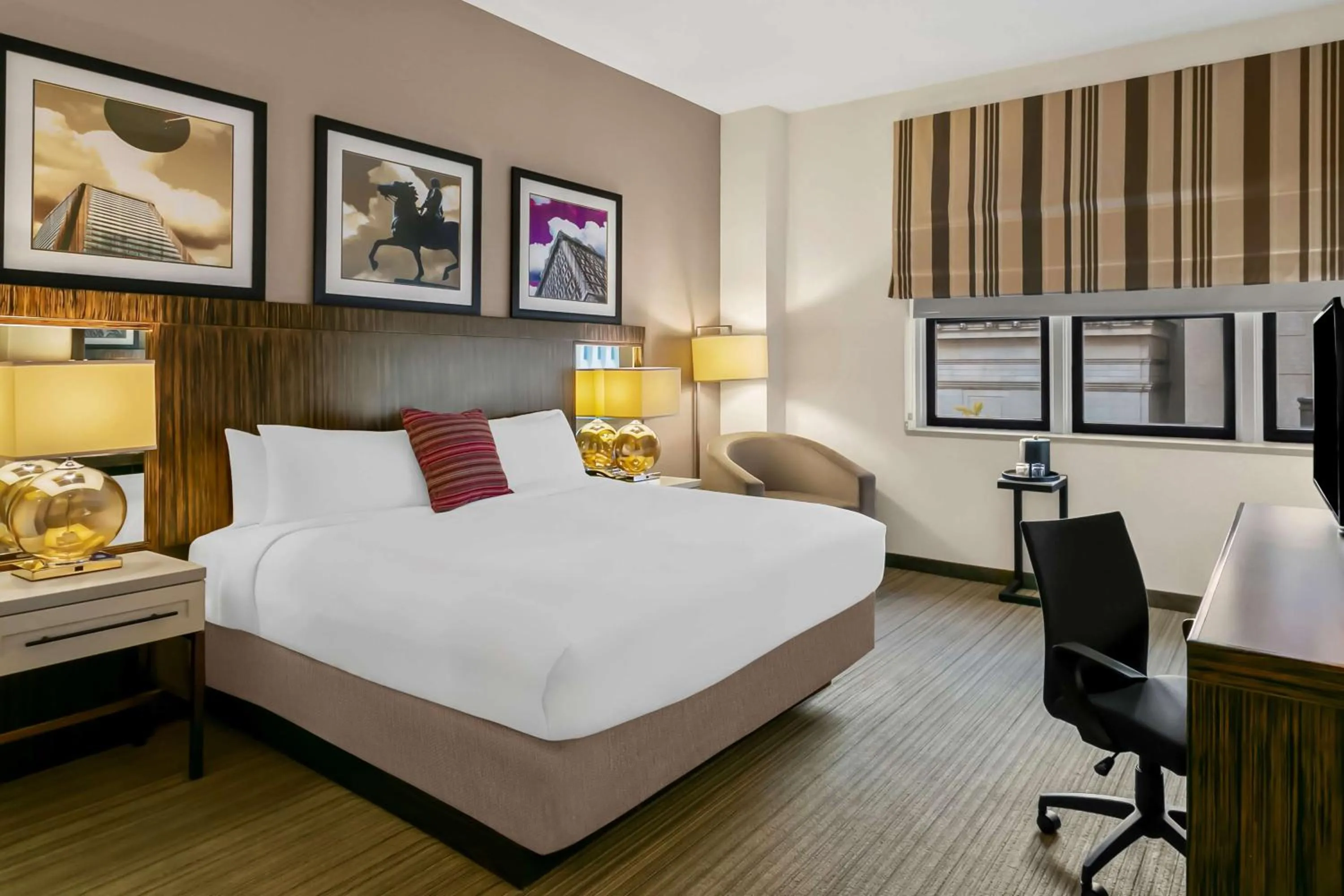 Bedroom, Bed in Delta Hotels by Marriott Baltimore Inner Harbor