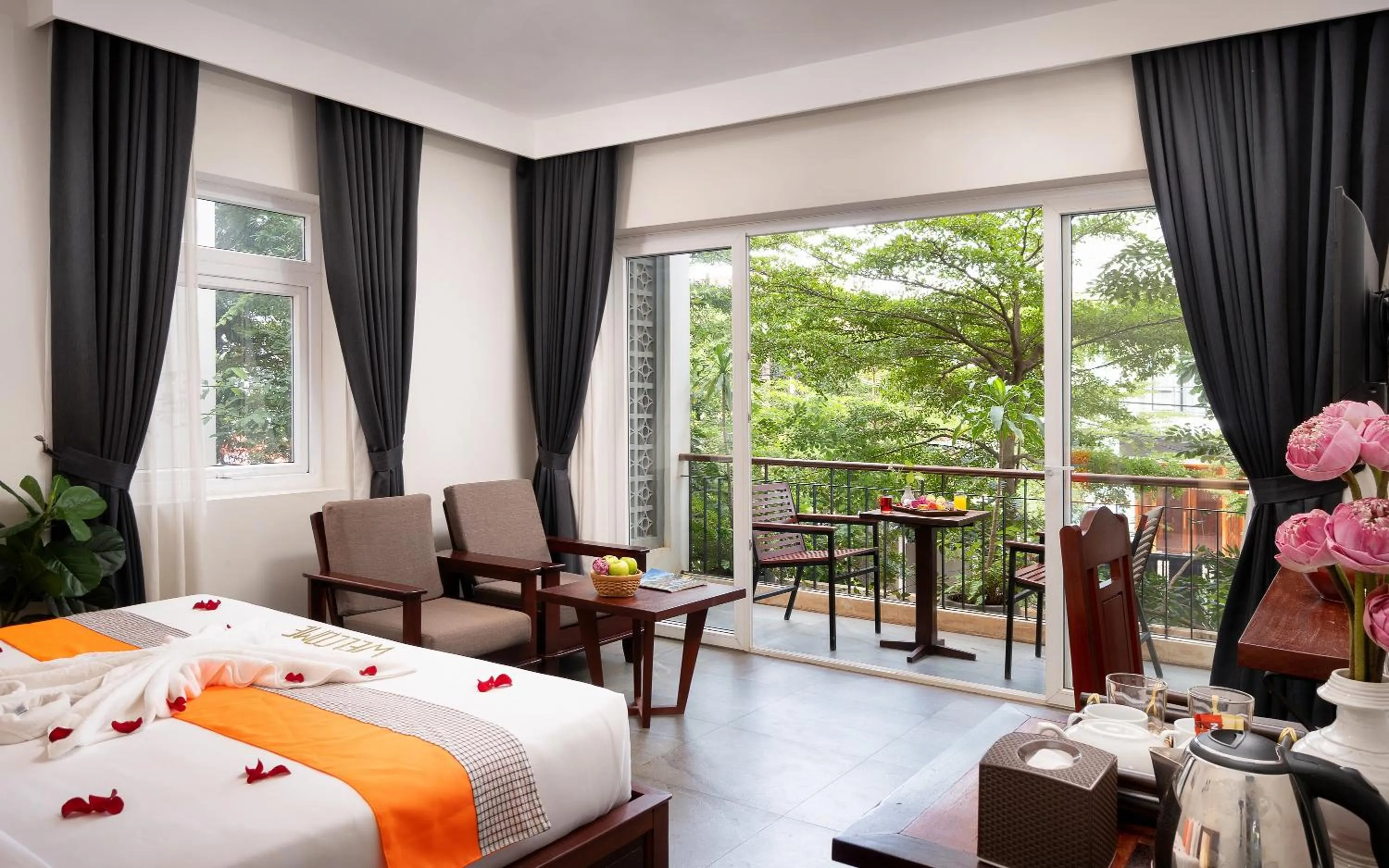 Bed in Indra Angkor Residence