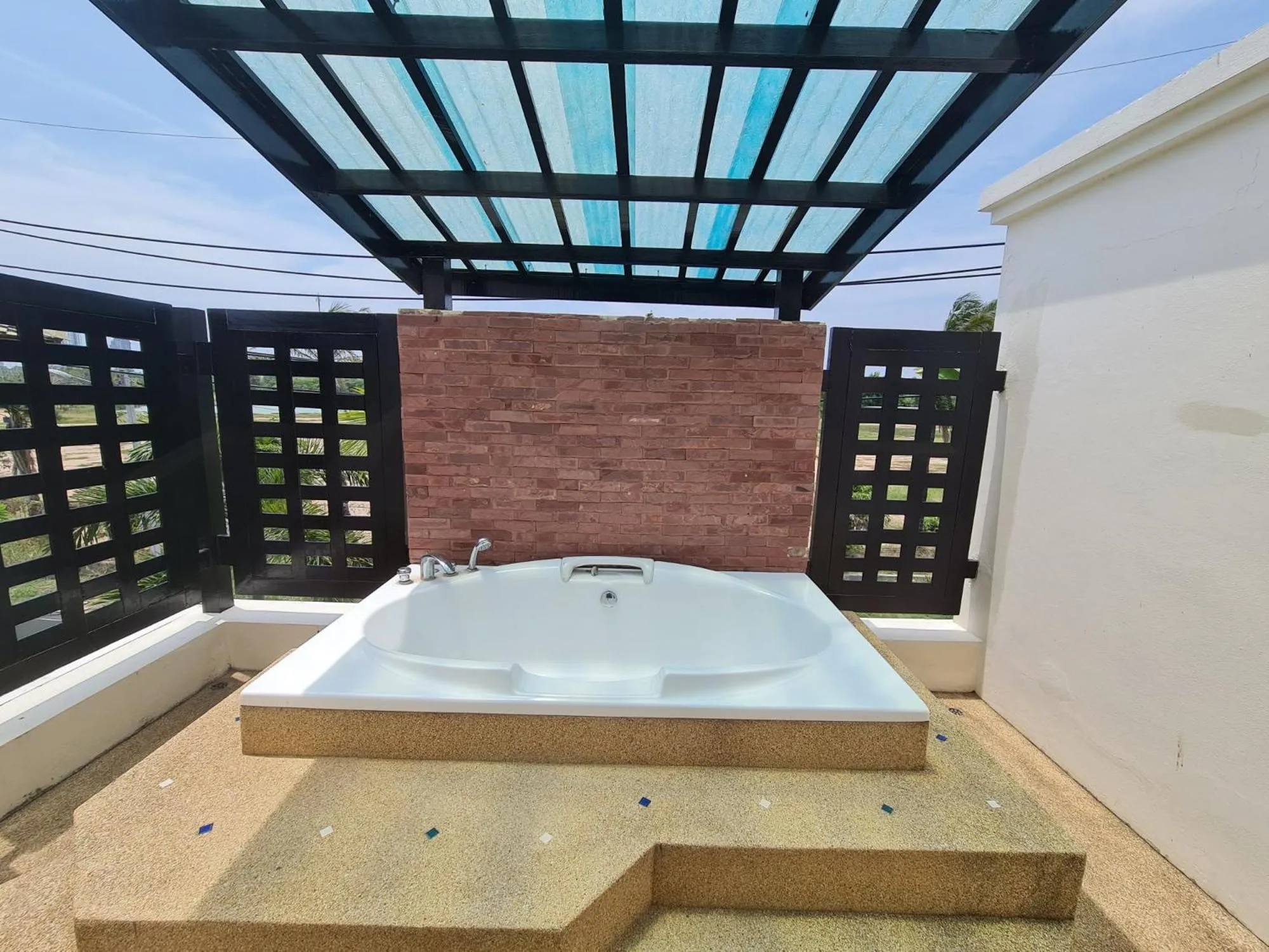 Hot Tub in รมิดา พูล วิลล่า พัทยา Ramida Pool Villa Pattaya