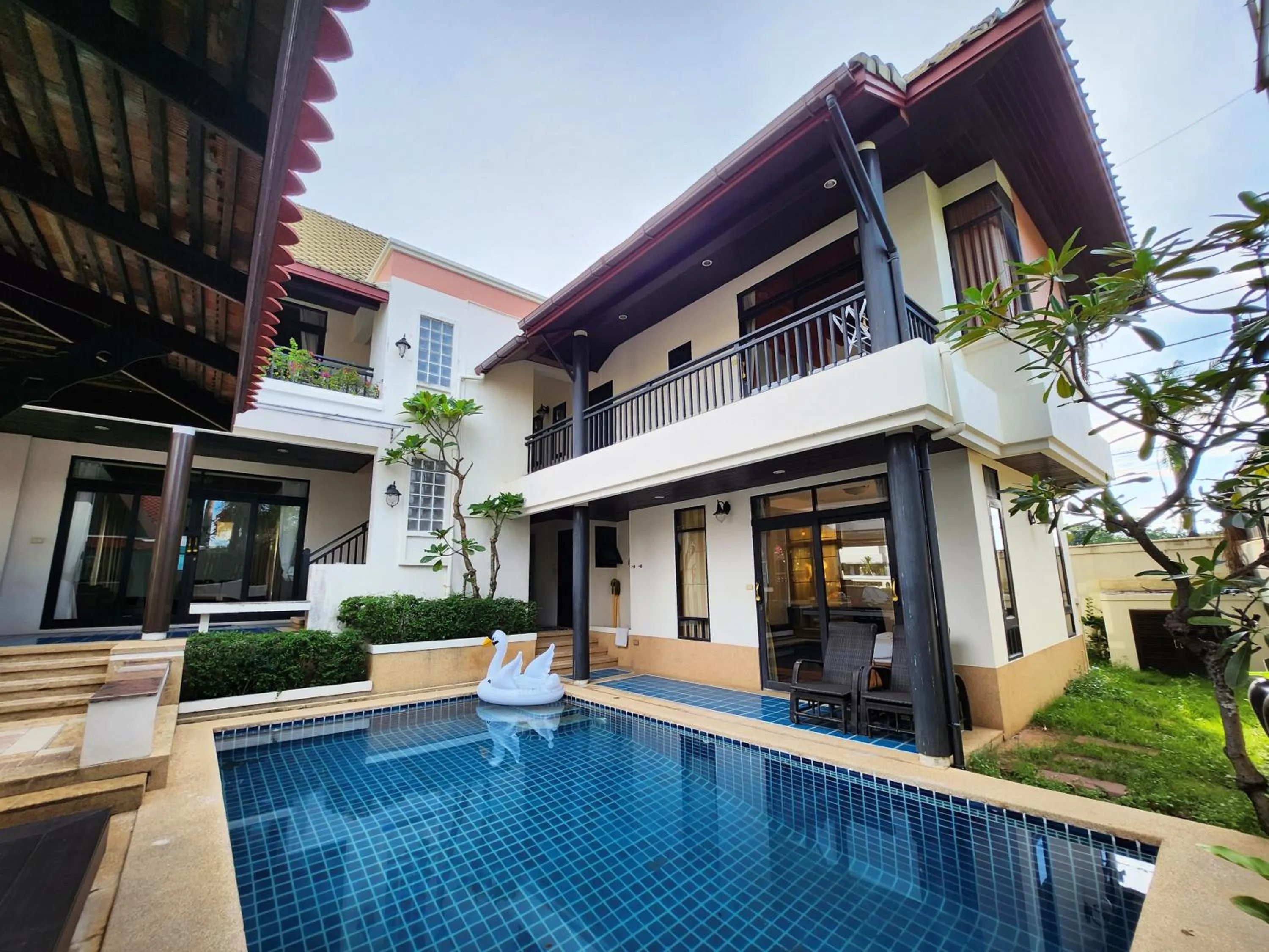 Property building in รมิดา พูล วิลล่า พัทยา Ramida Pool Villa Pattaya