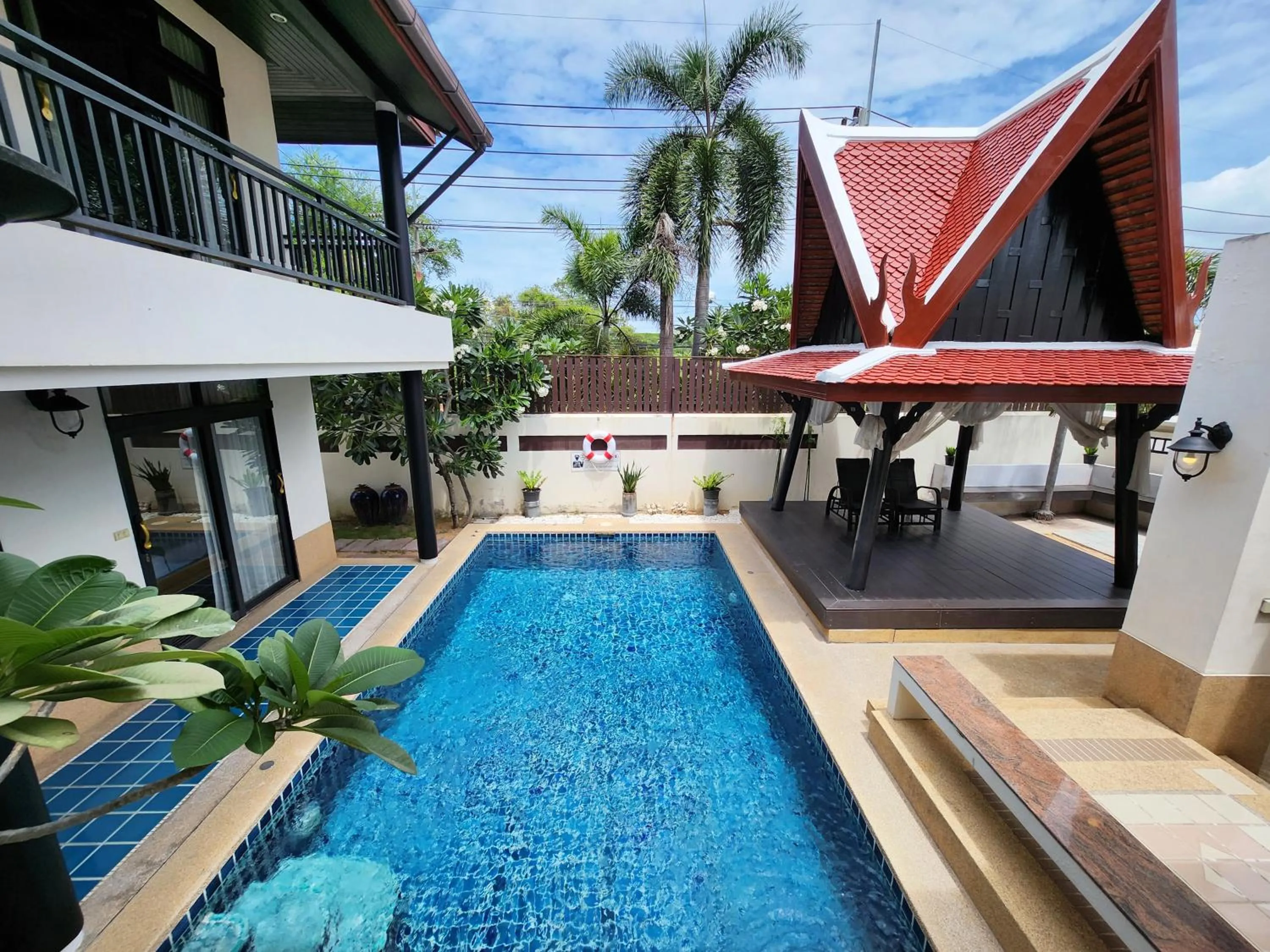 Property building in รมิดา พูล วิลล่า พัทยา Ramida Pool Villa Pattaya