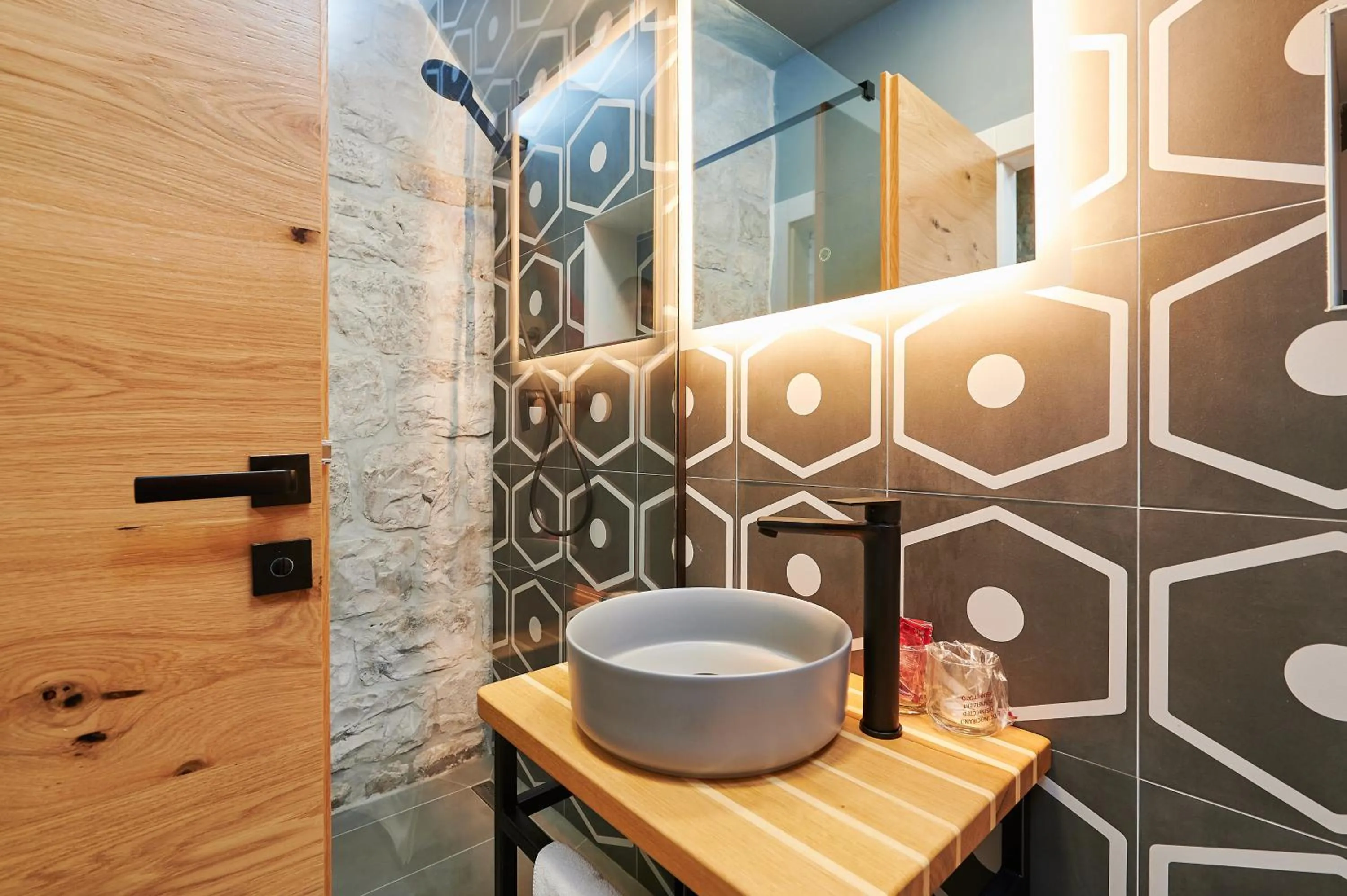 Shower in Domus Maritima