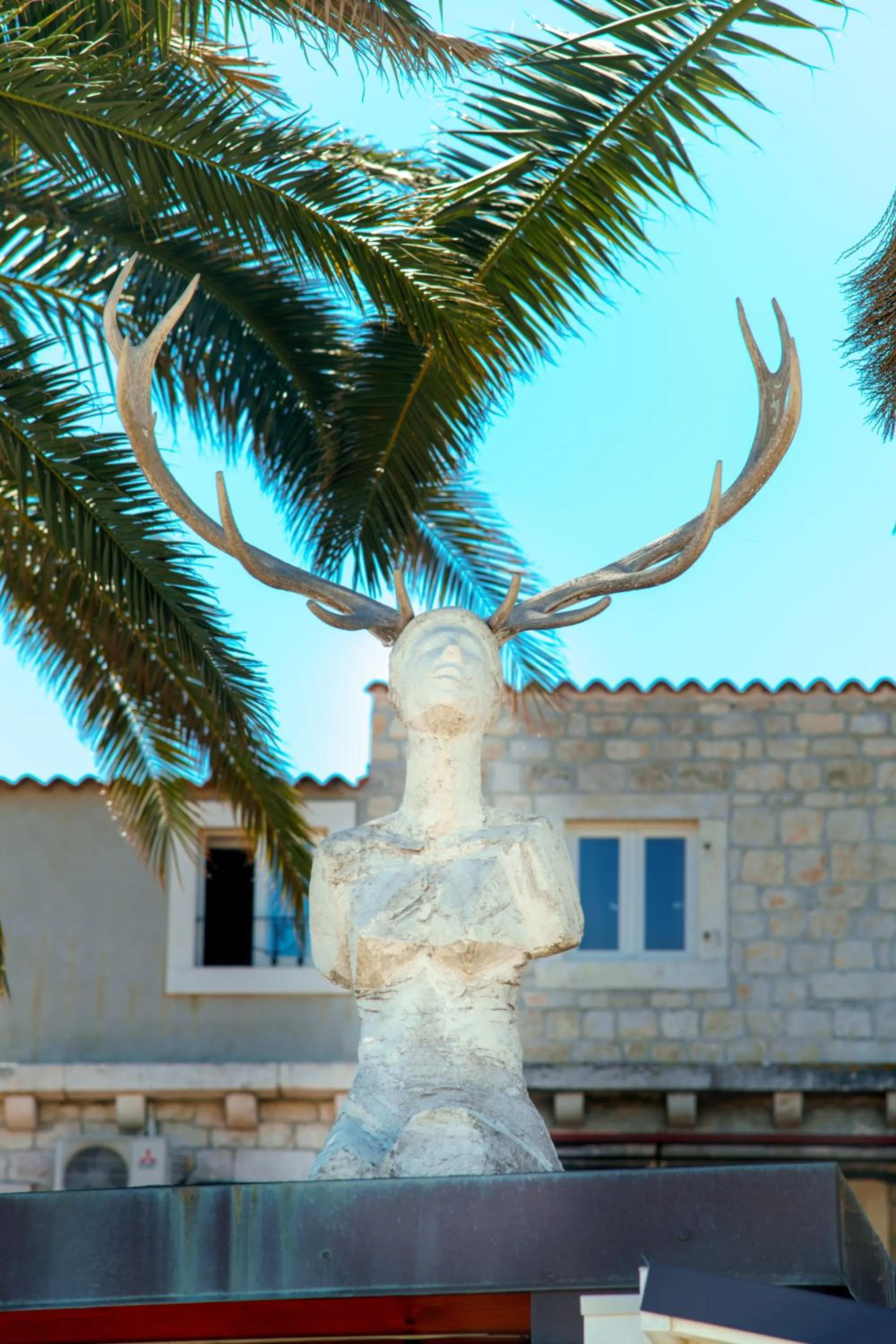 Property building in Domus Maritima