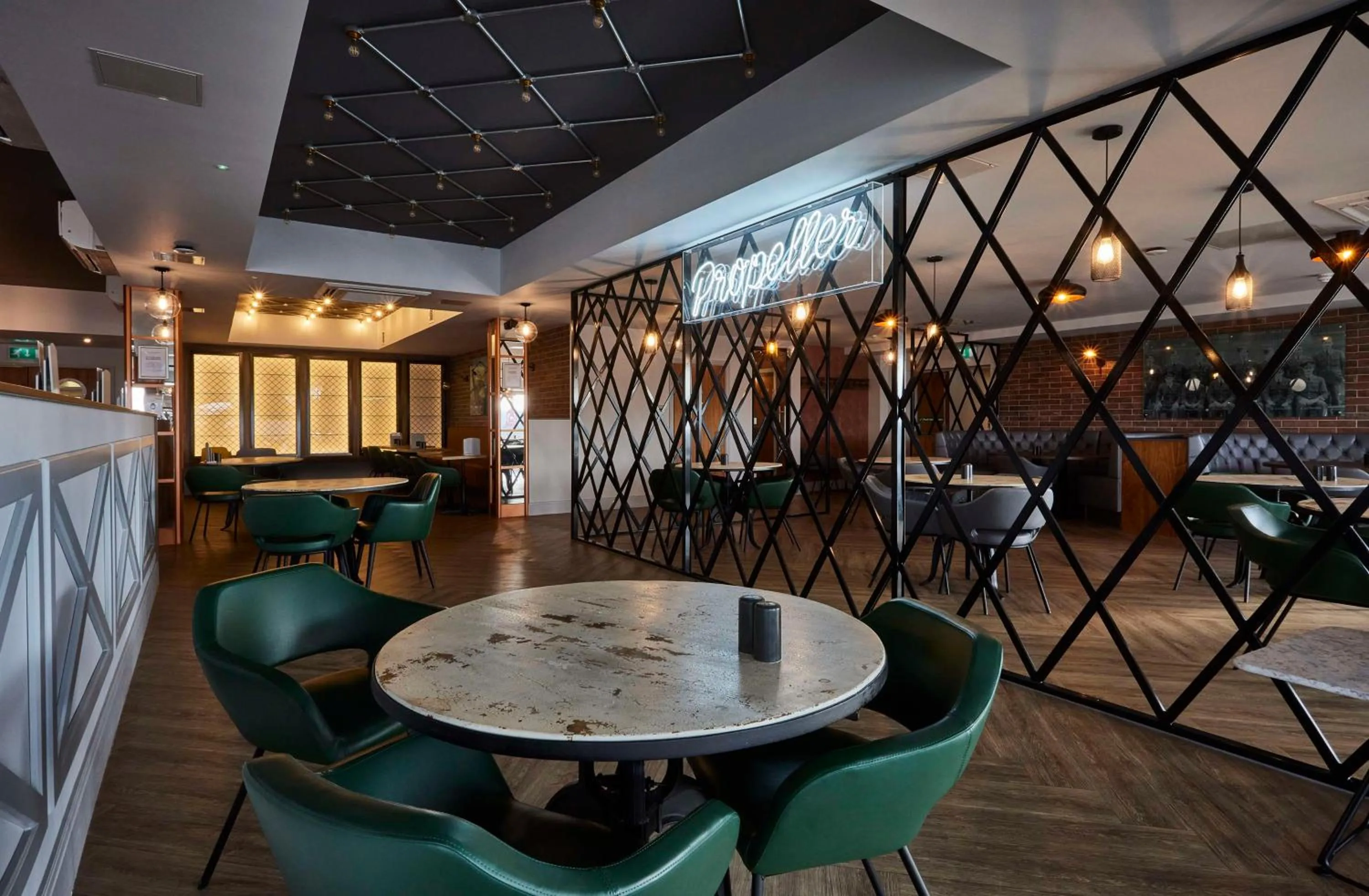 Restaurant/places to eat in Hampton By Hilton Humberside Airport