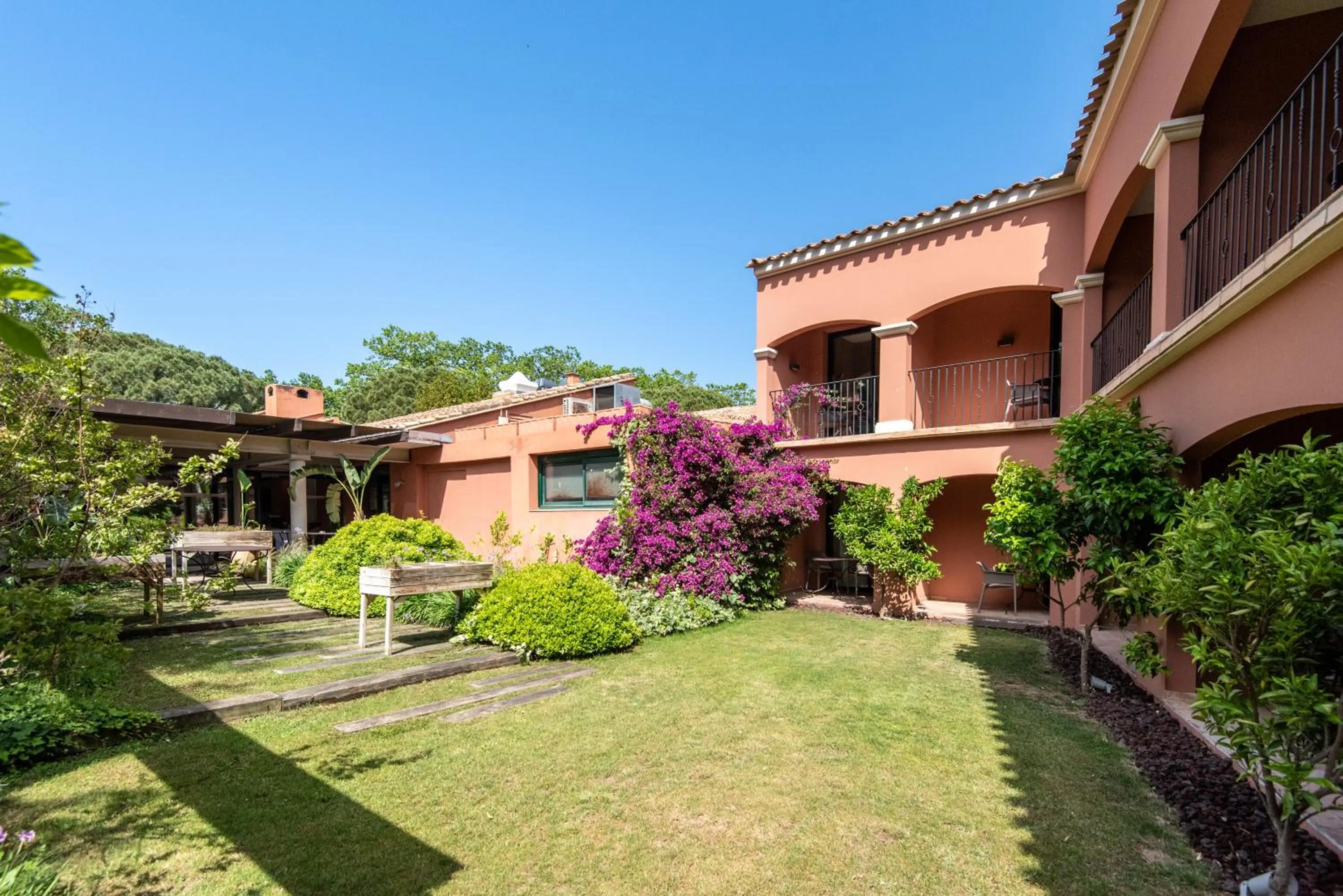 Property building in Villa Duflot Hôtel & Spa Perpignan