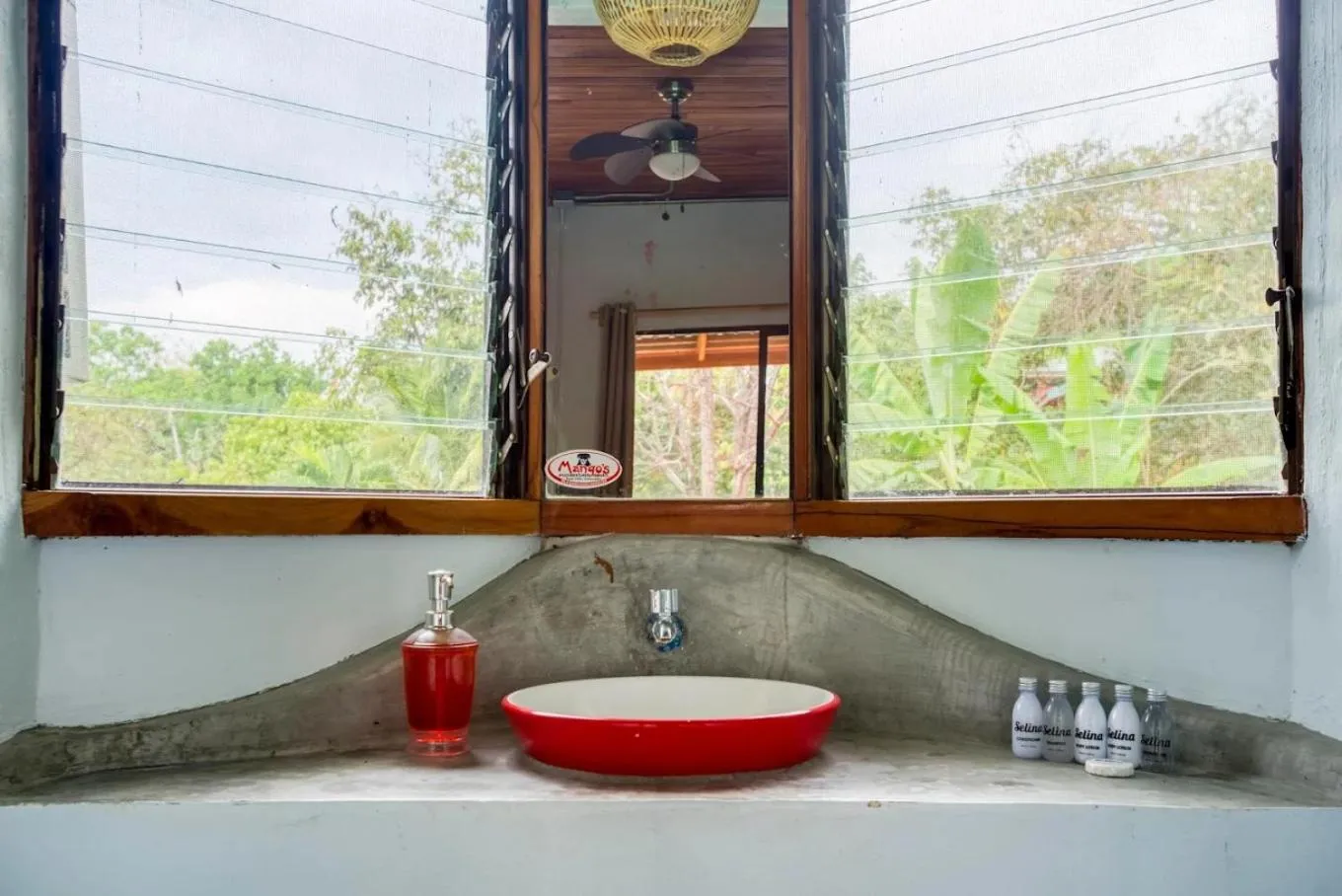 Bathroom in Socialtel Santa Teresa South