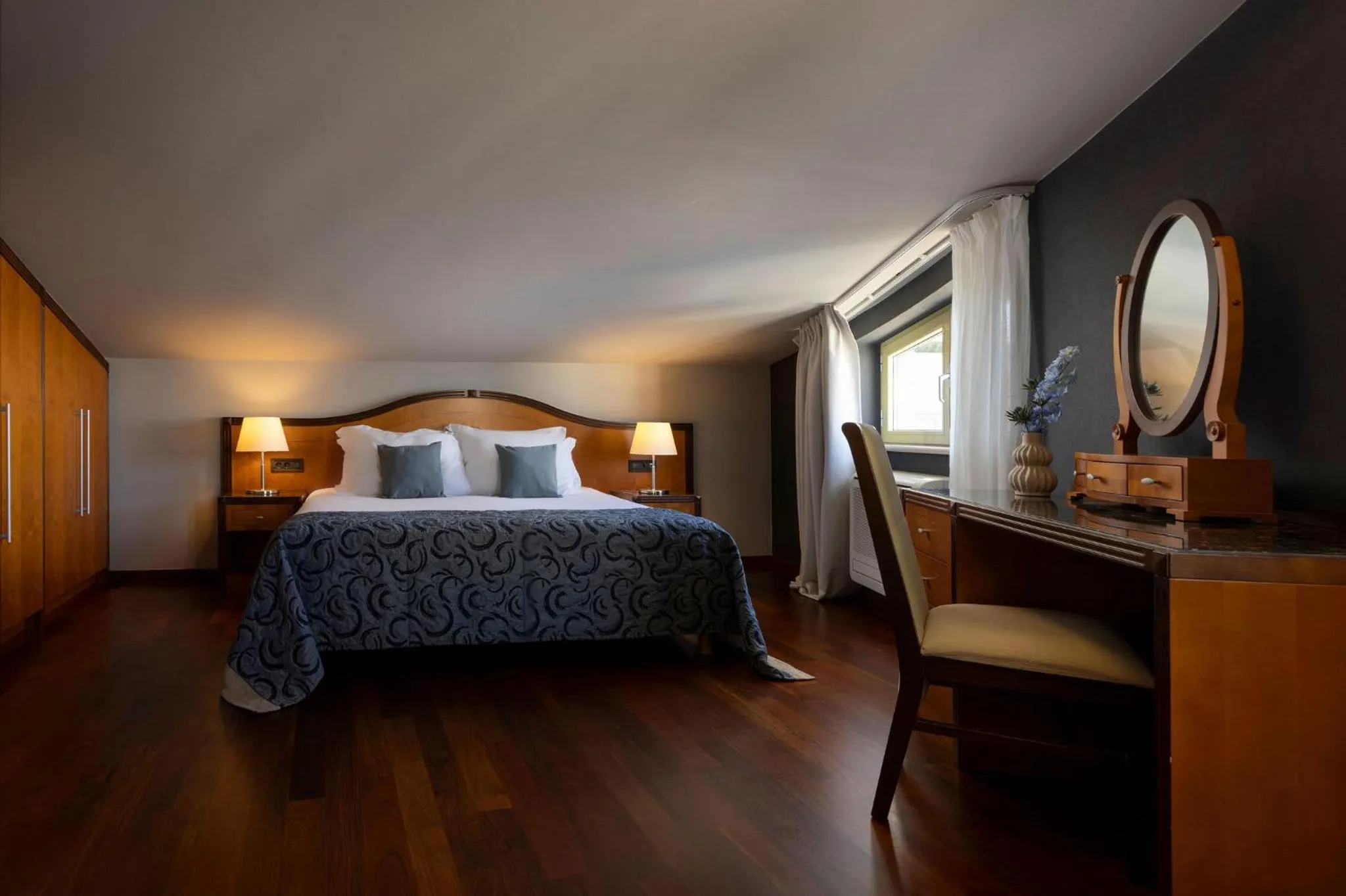 Bedroom, Bed in Hotel More