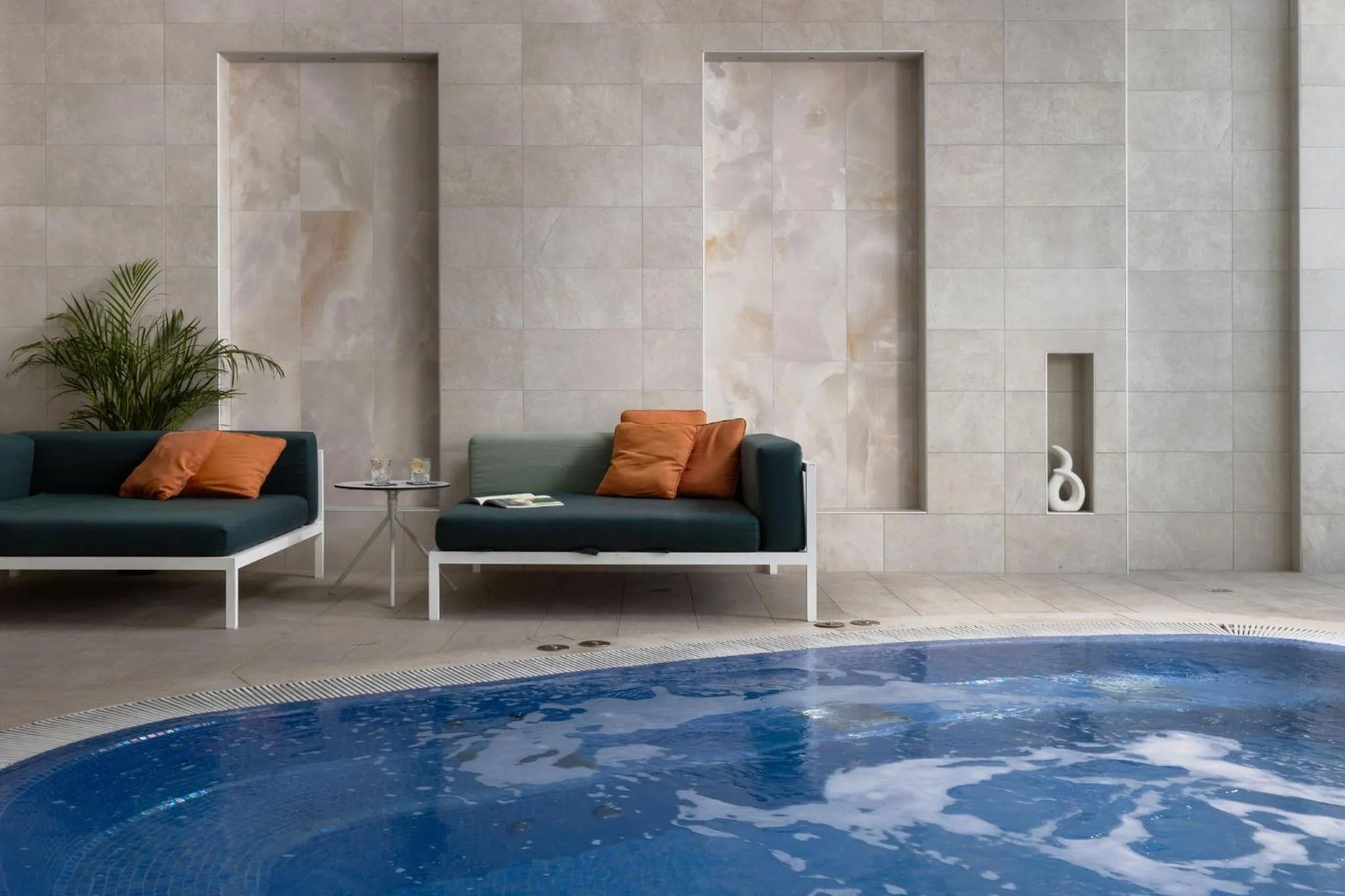 Hot Tub in Hotel More