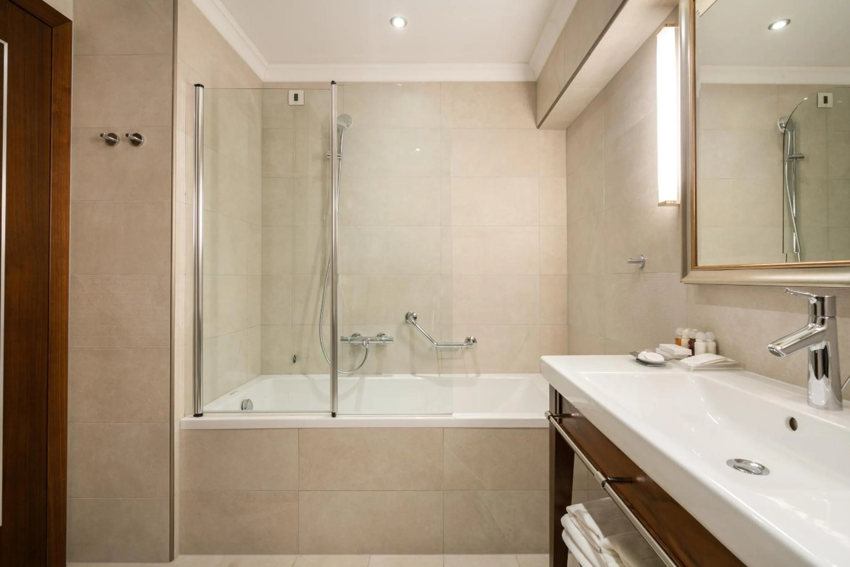 Bathroom in Hotel More