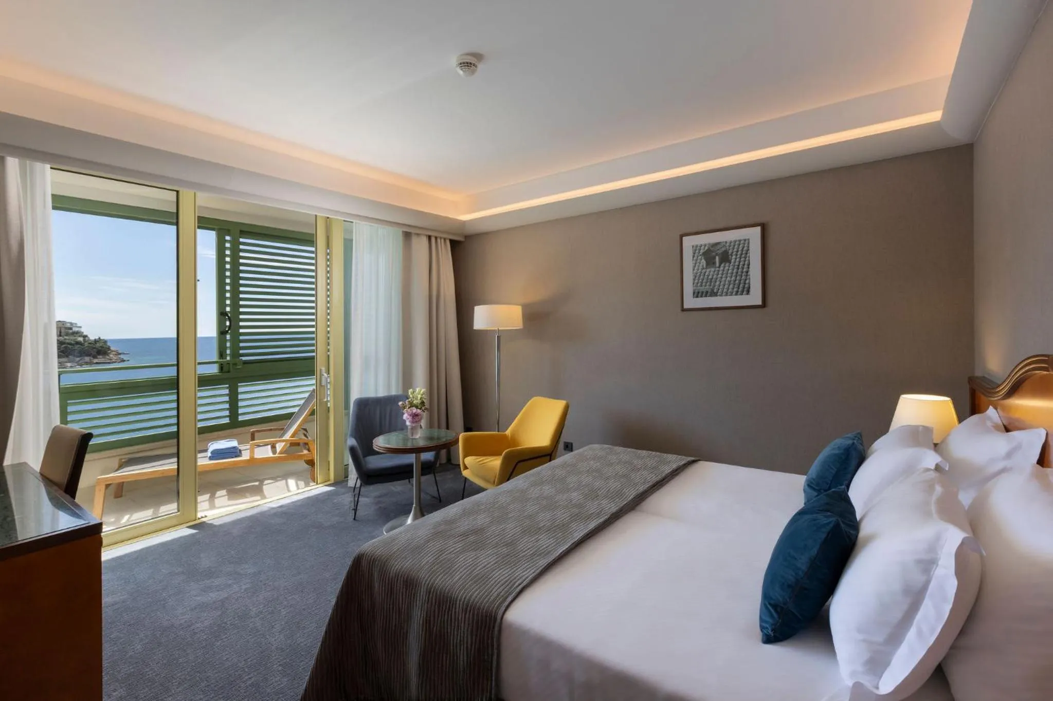 Bedroom, Bed in Hotel More