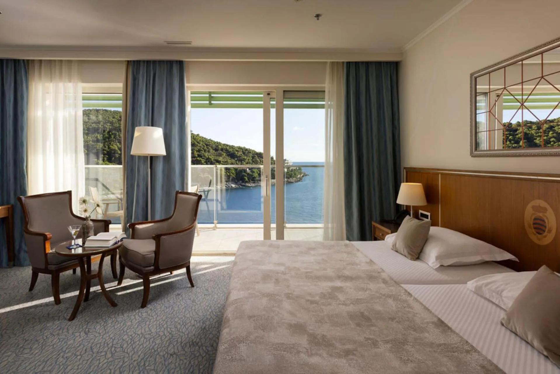 Bedroom, Bed in Hotel More