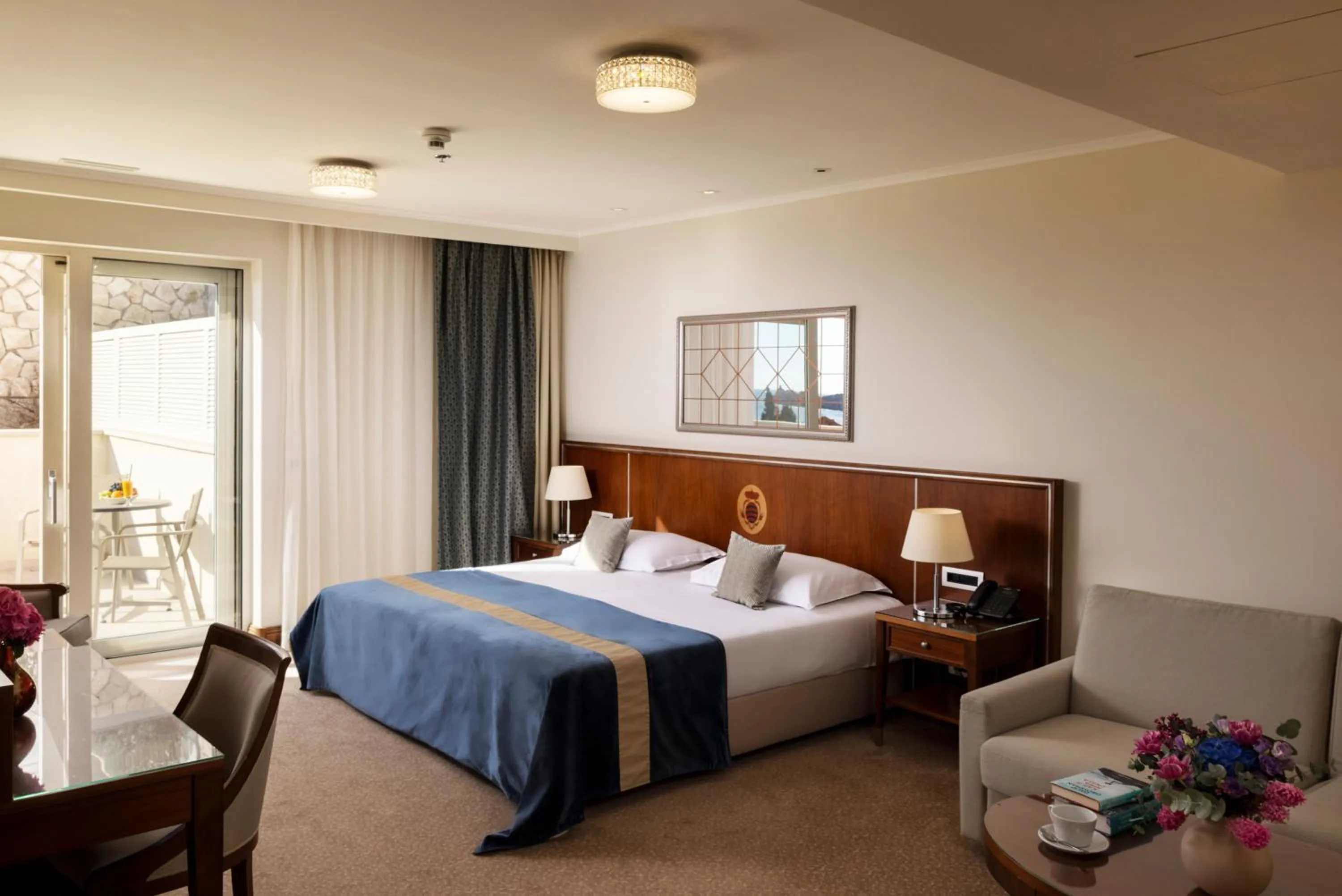 Bedroom, Bed in Hotel More