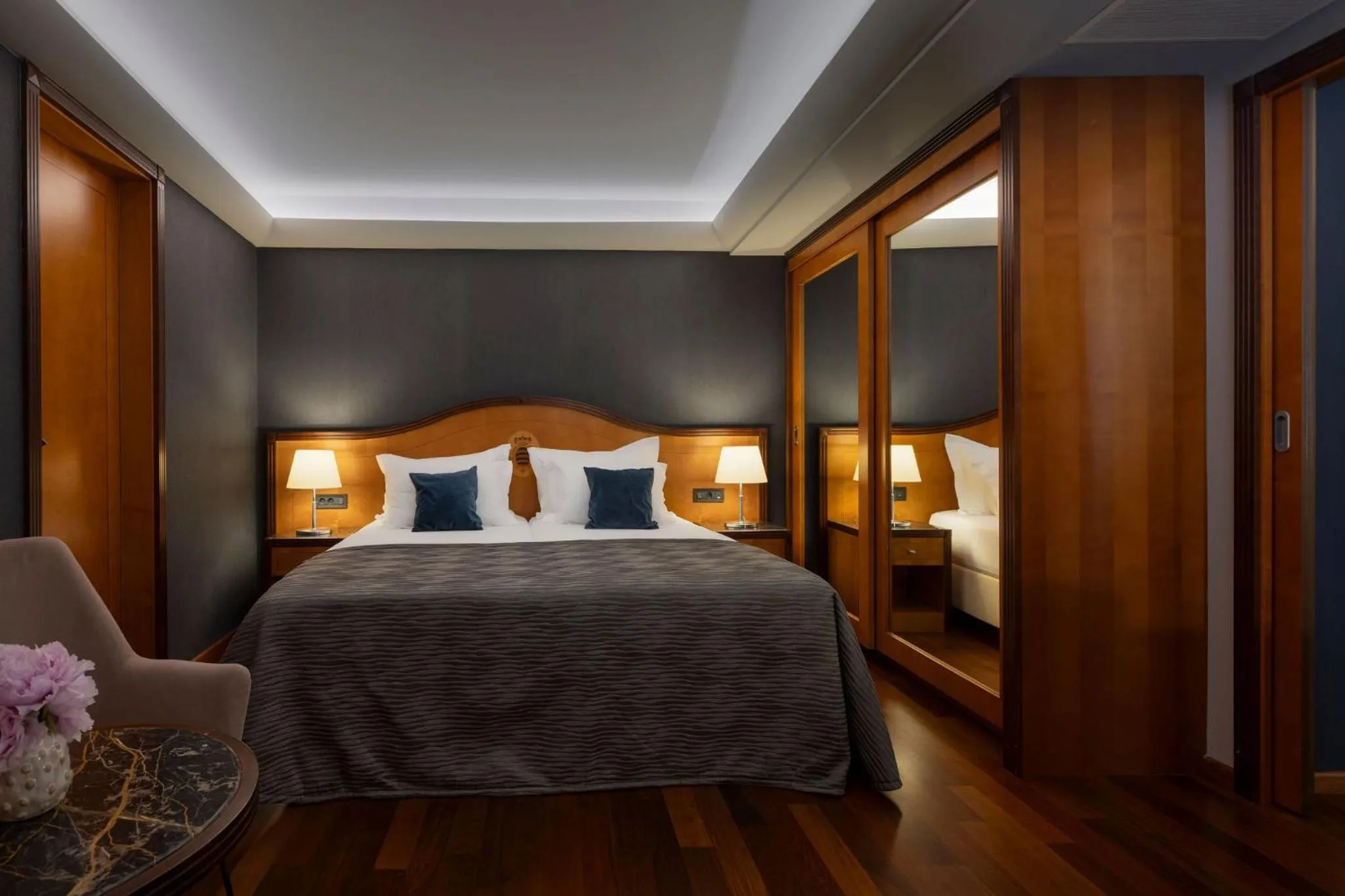 Bedroom, Bed in Hotel More