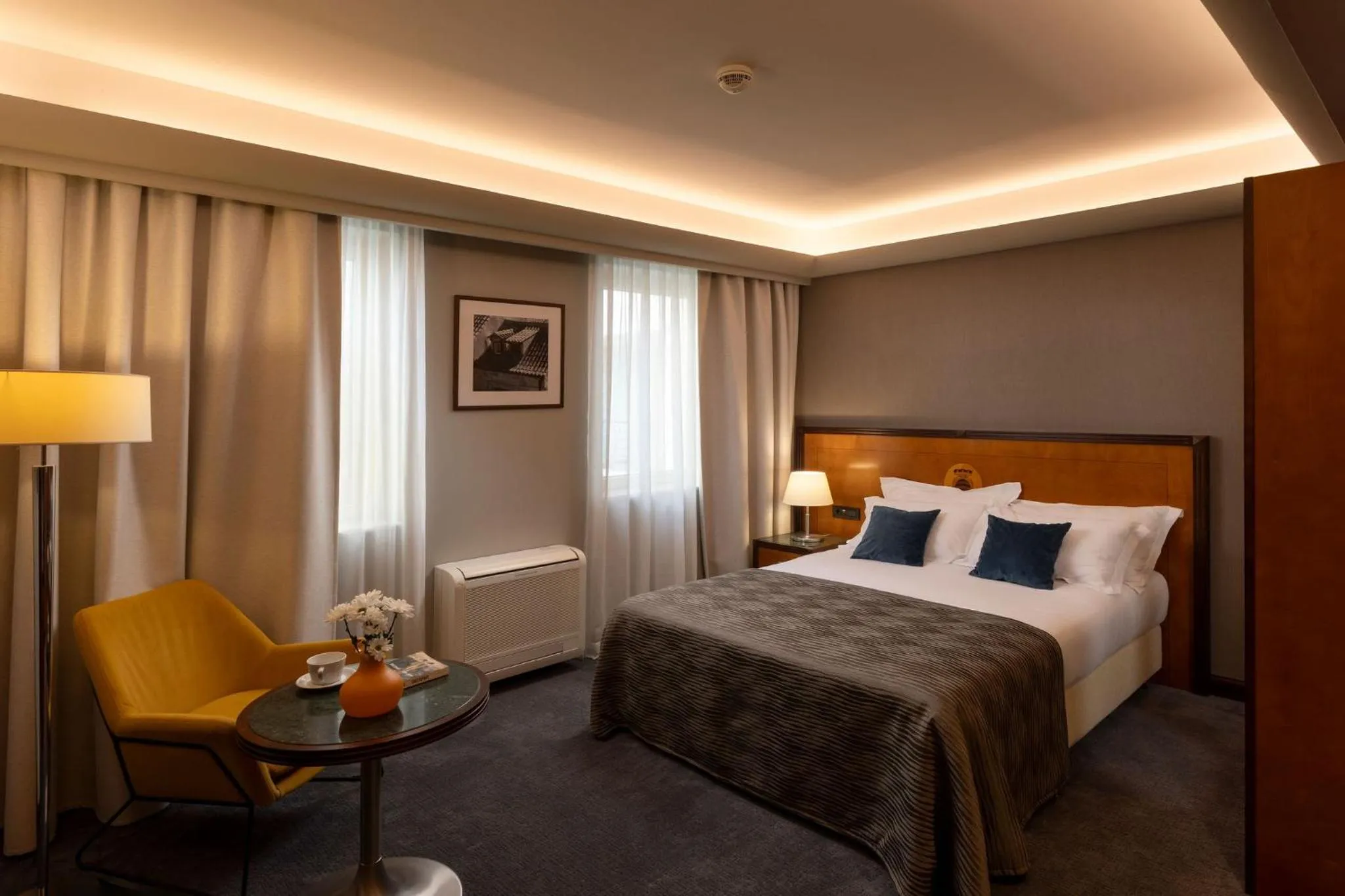 Bedroom, Bed in Hotel More