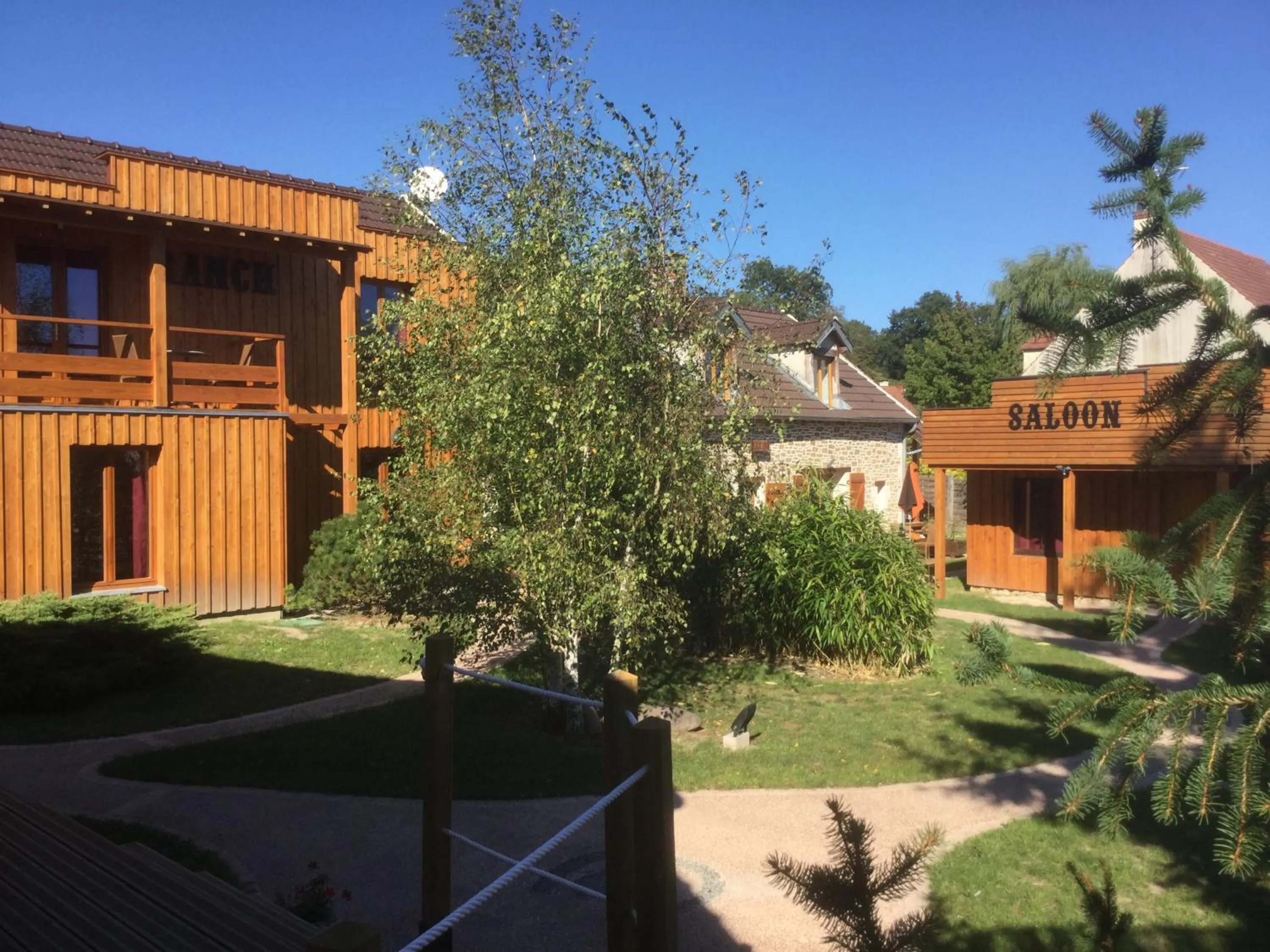 Garden in Les Crinieres En Brie