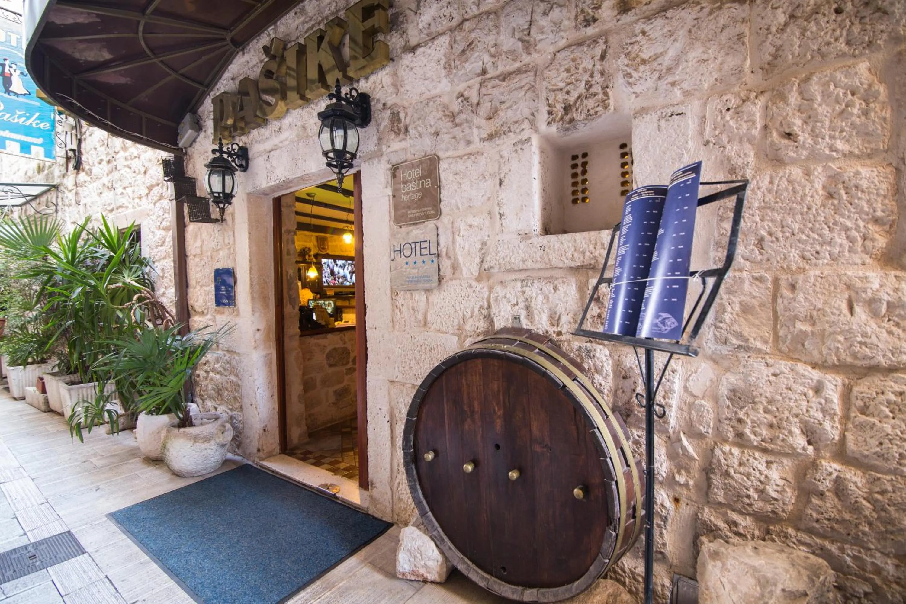 Facade/entrance in Heritage Hotel Pasike