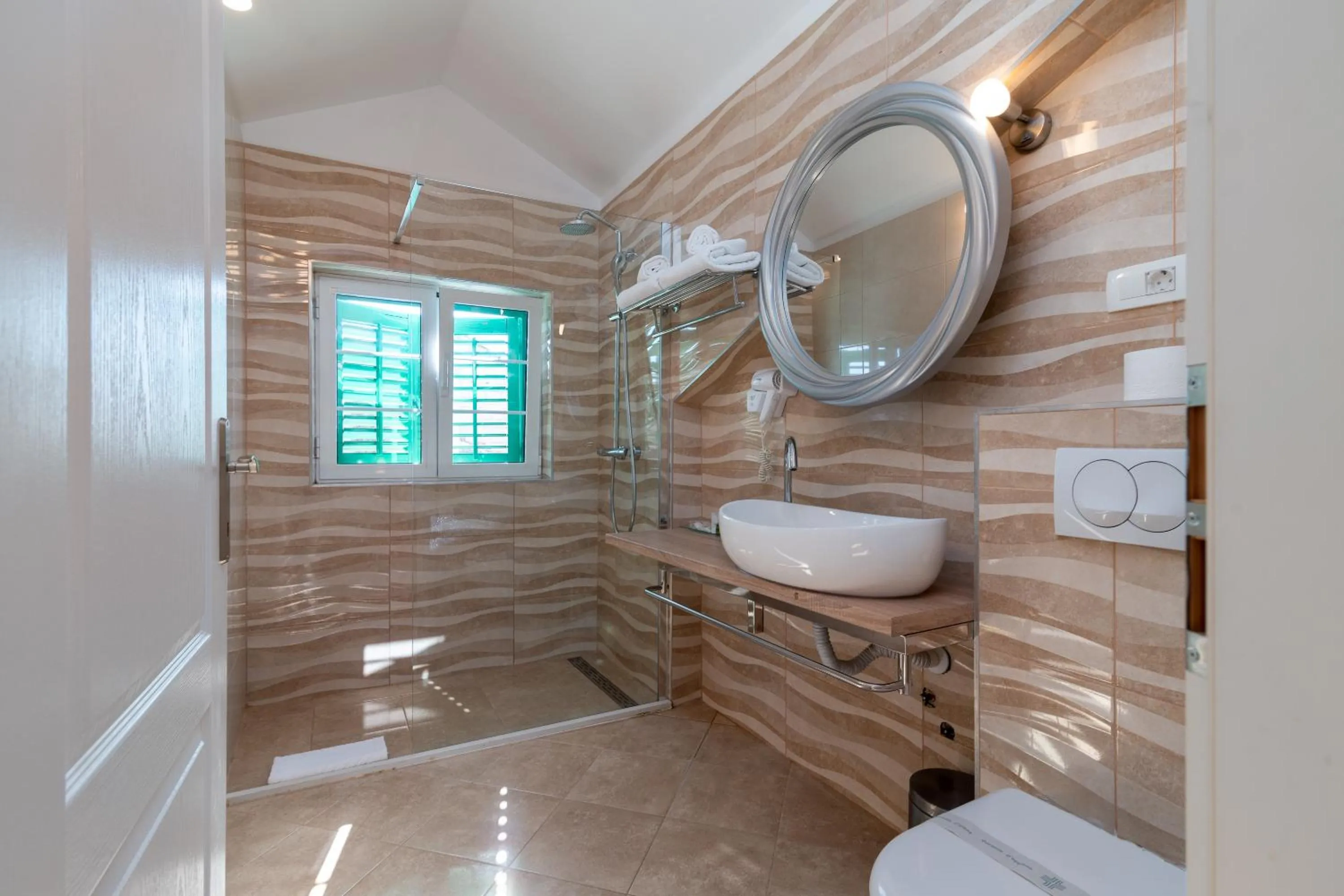 Shower in Heritage Hotel Pasike