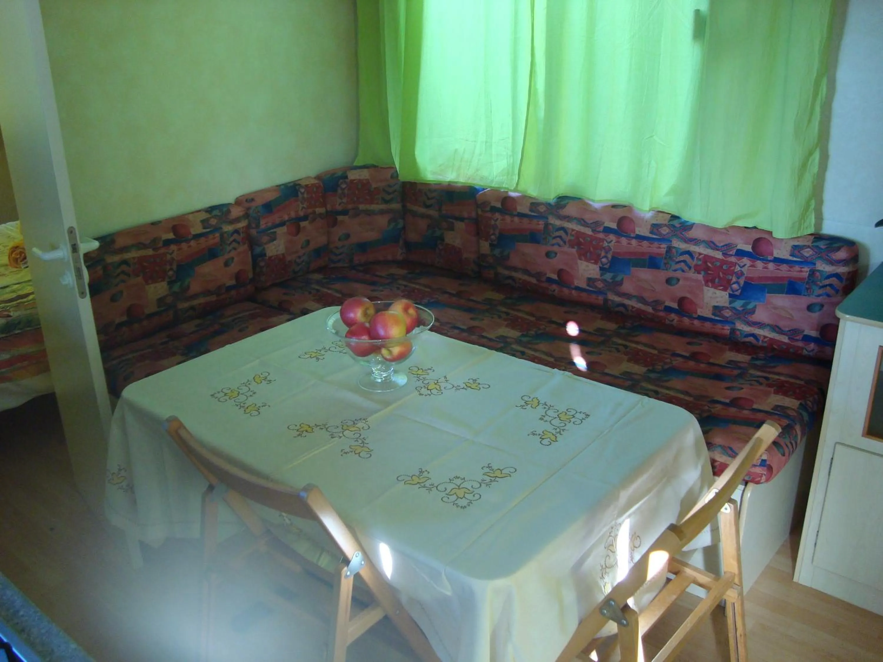 Dining area in Mobile Homes Vila Punta