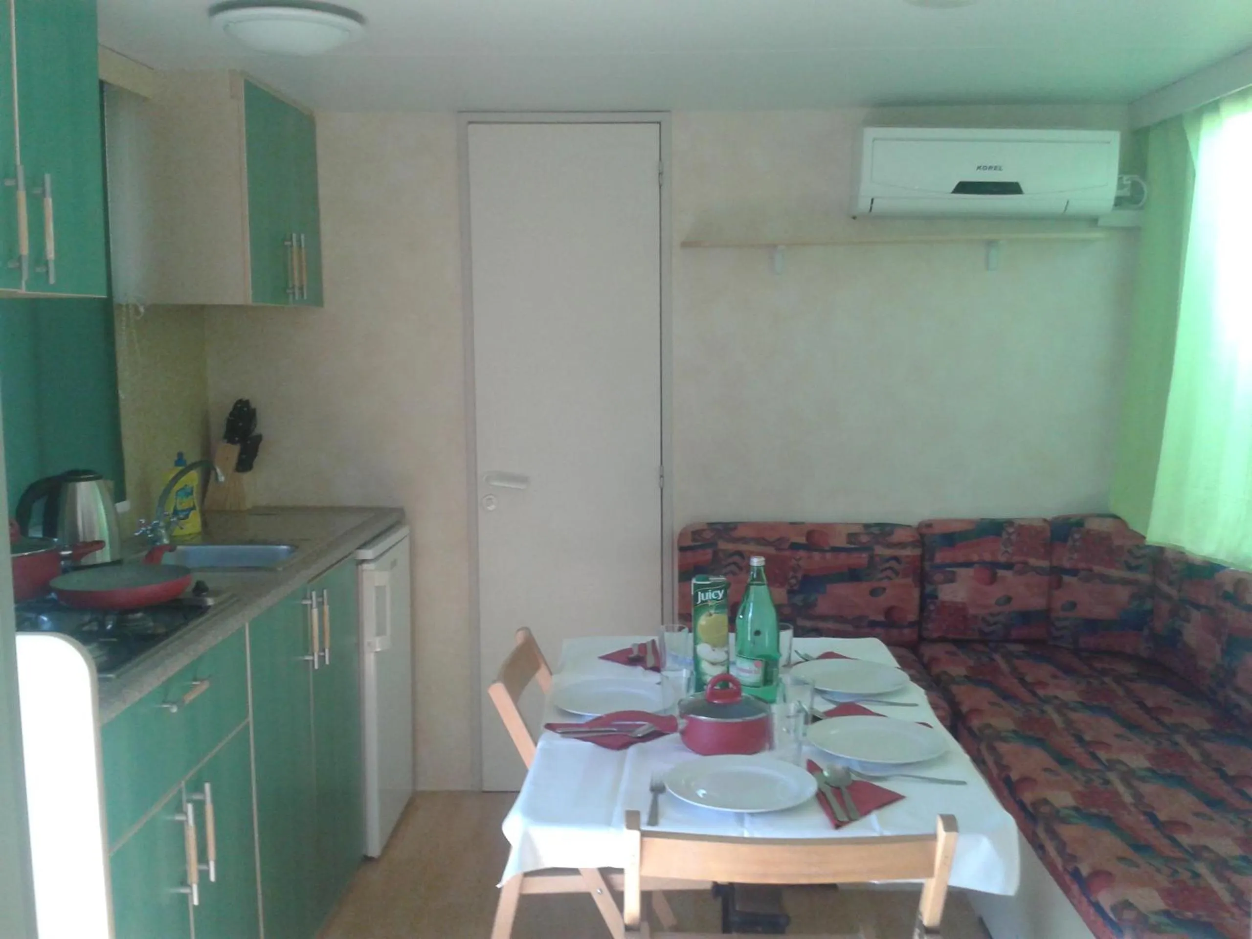 Kitchen or kitchenette in Mobile Homes Vila Punta