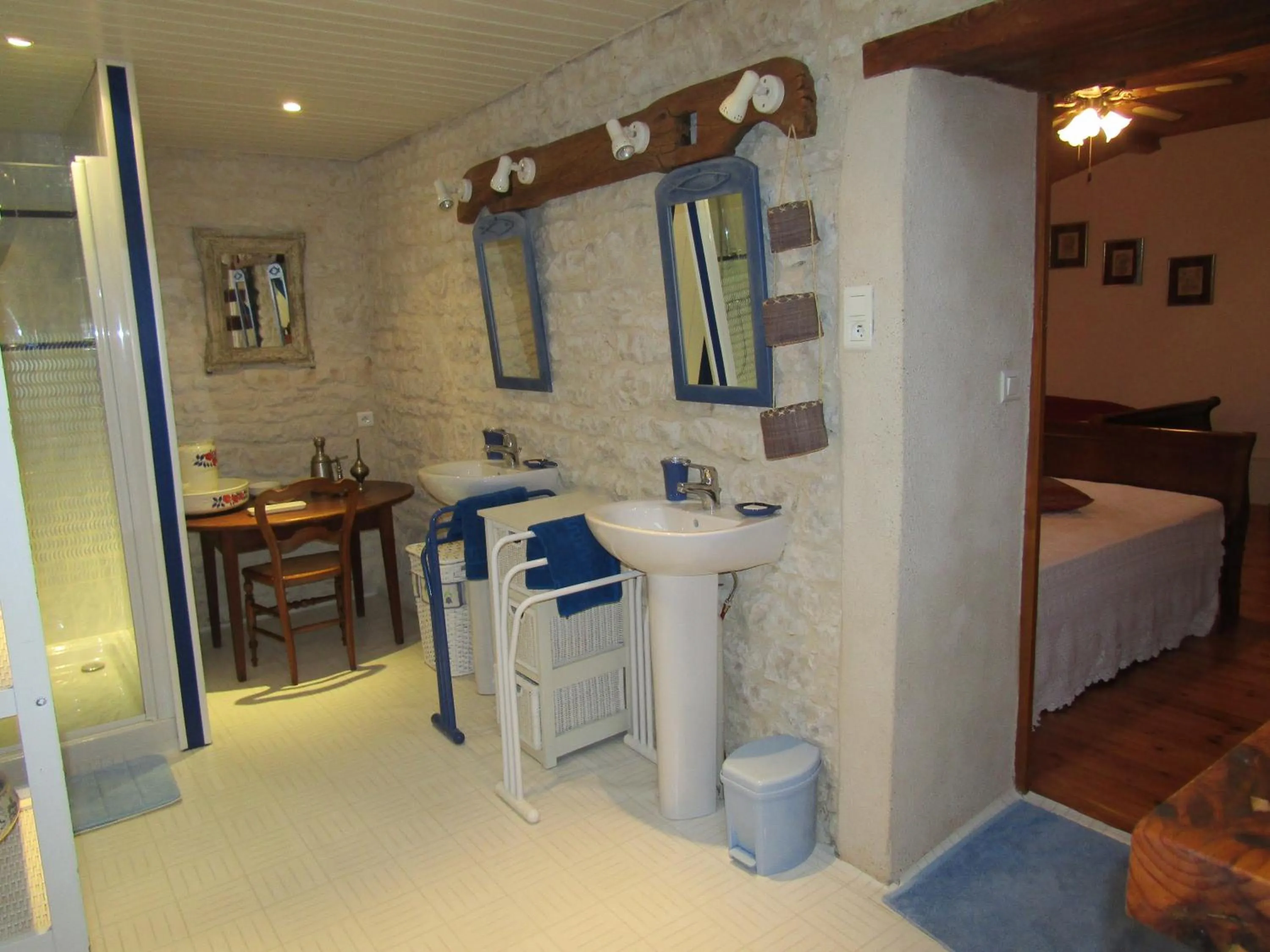 Bathroom in La Piaule