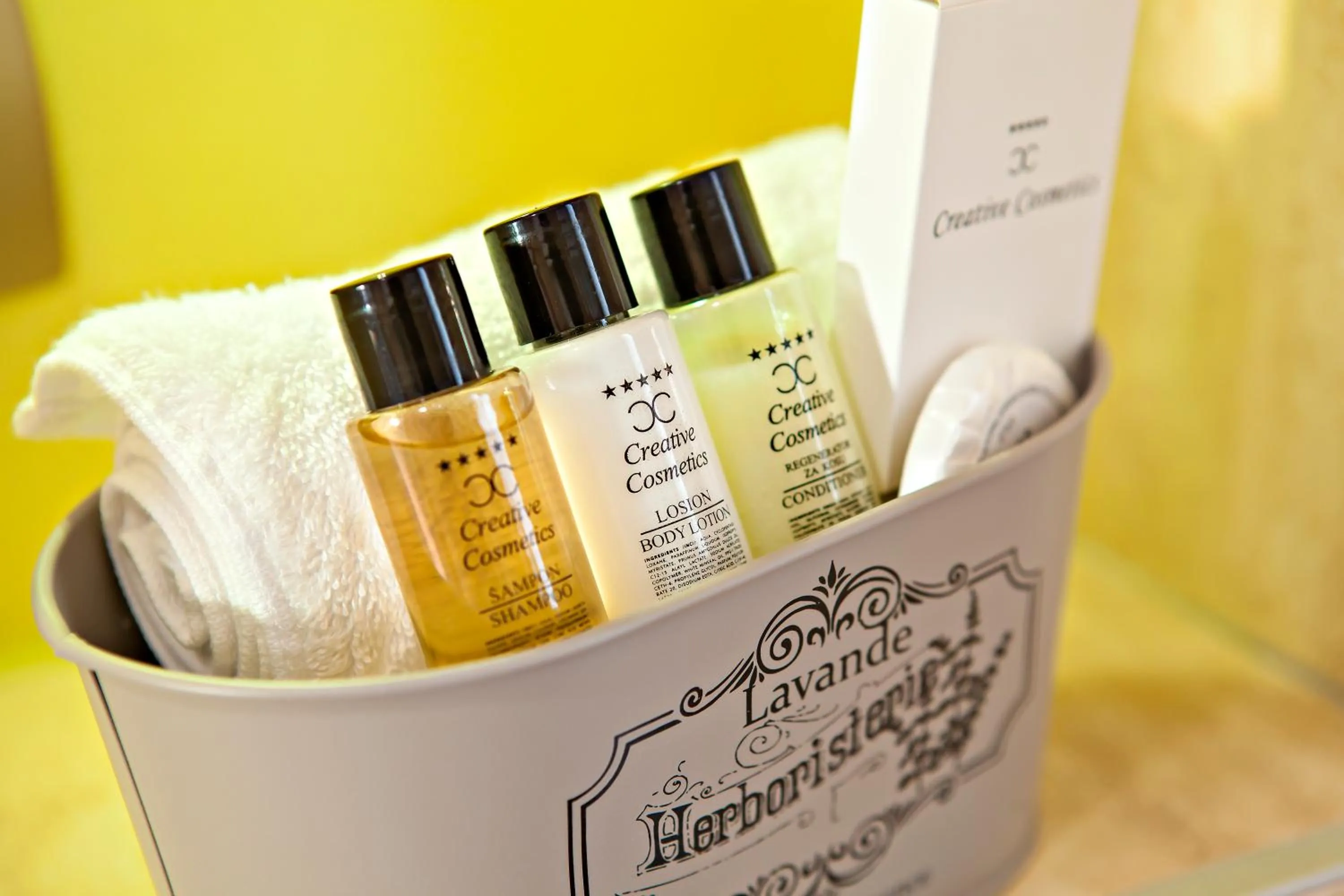 Shower in Hotel Aziza