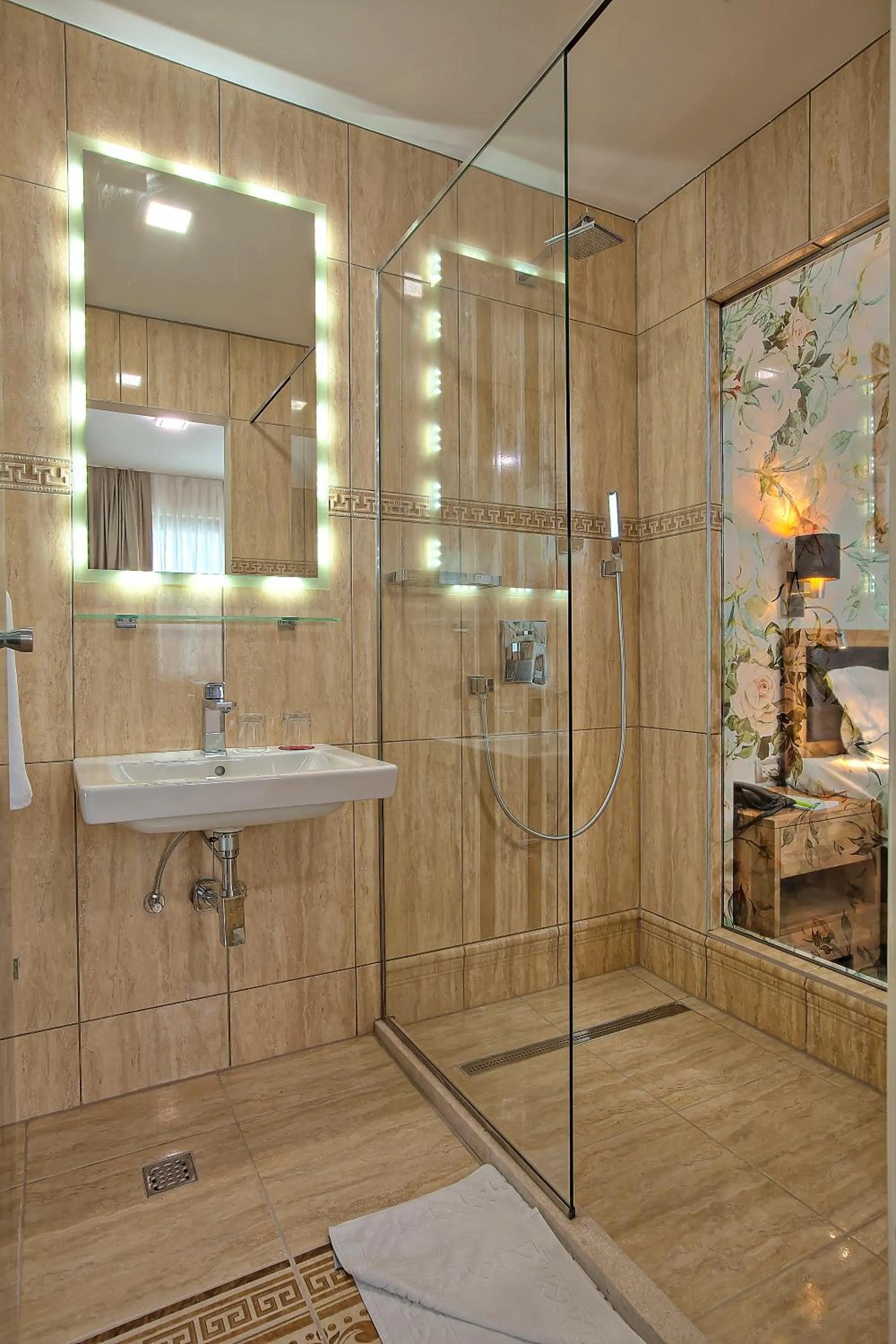 Shower in Hotel Aziza