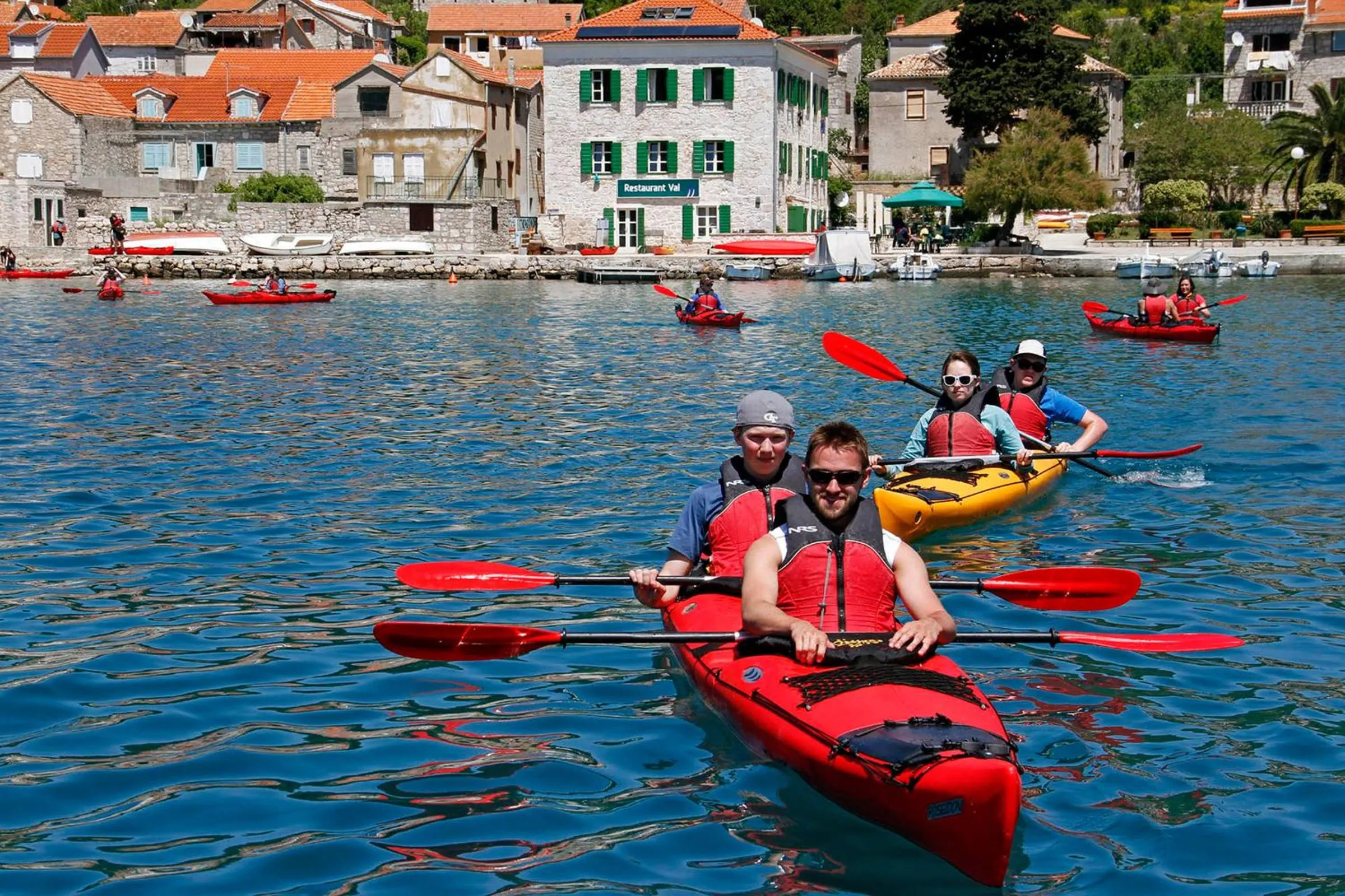 Canoeing in Hotel Maestral