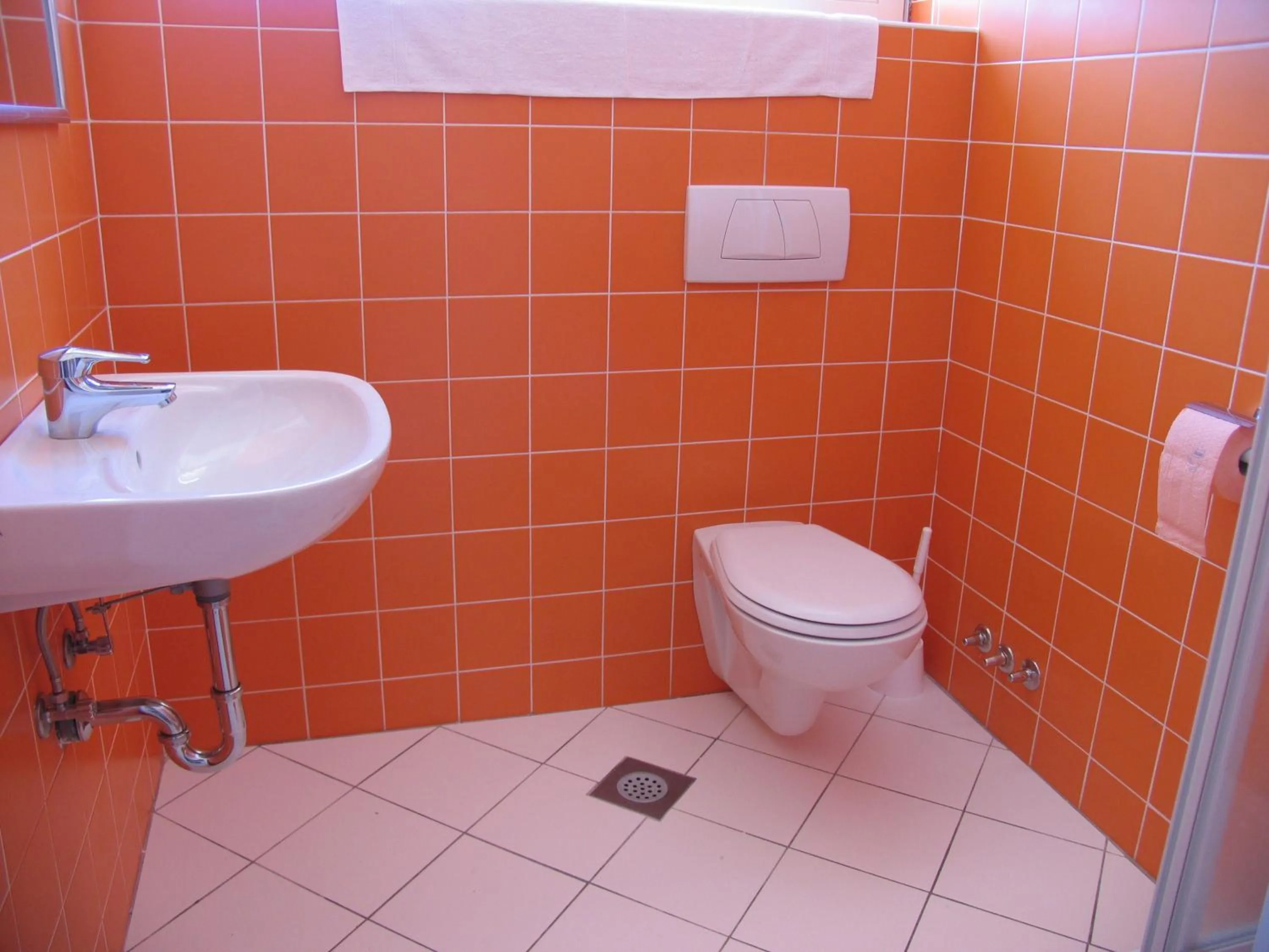 Bathroom in Hotel Maestral