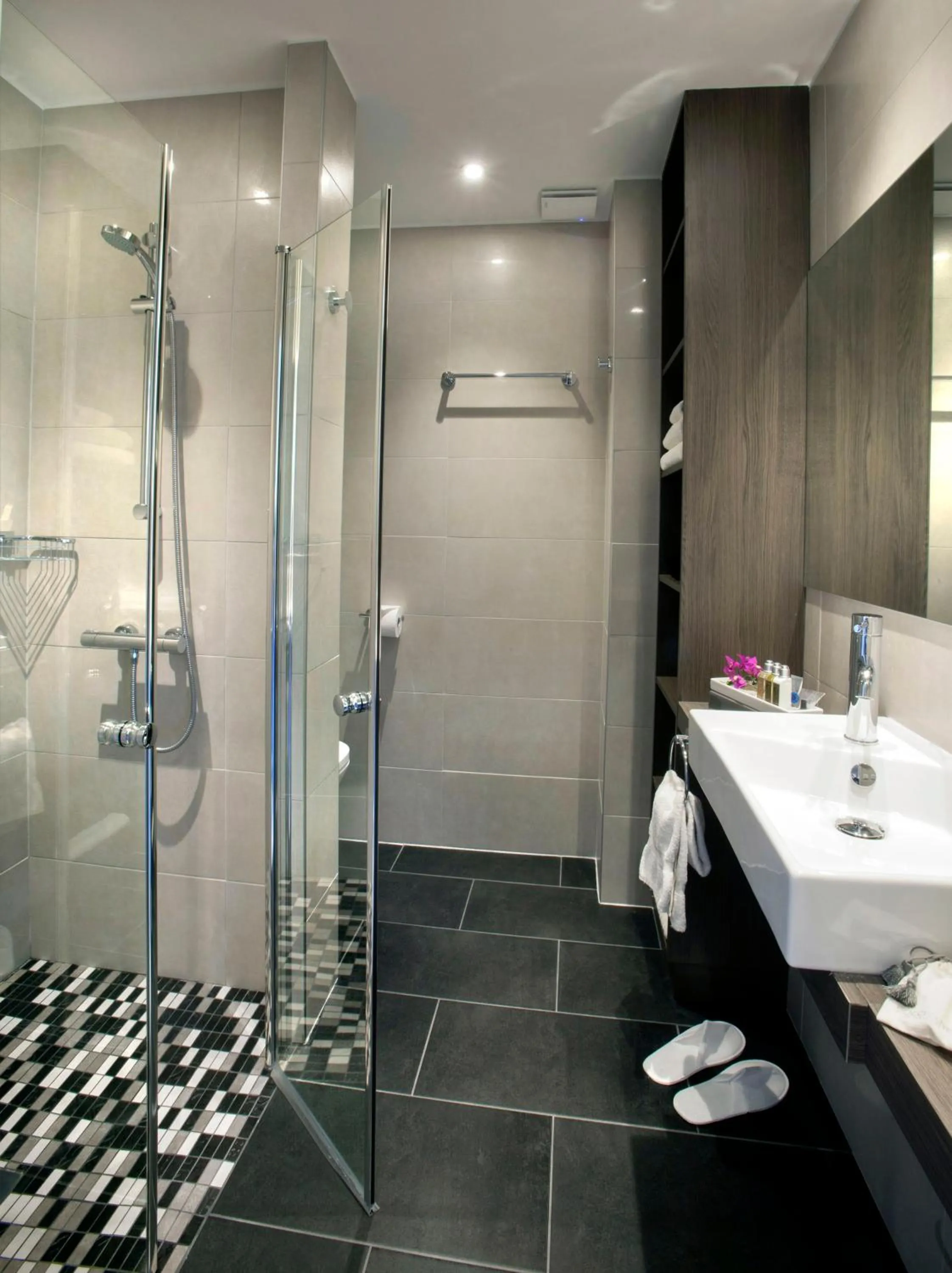 Shower in Le Cottage - Hotel & Spa